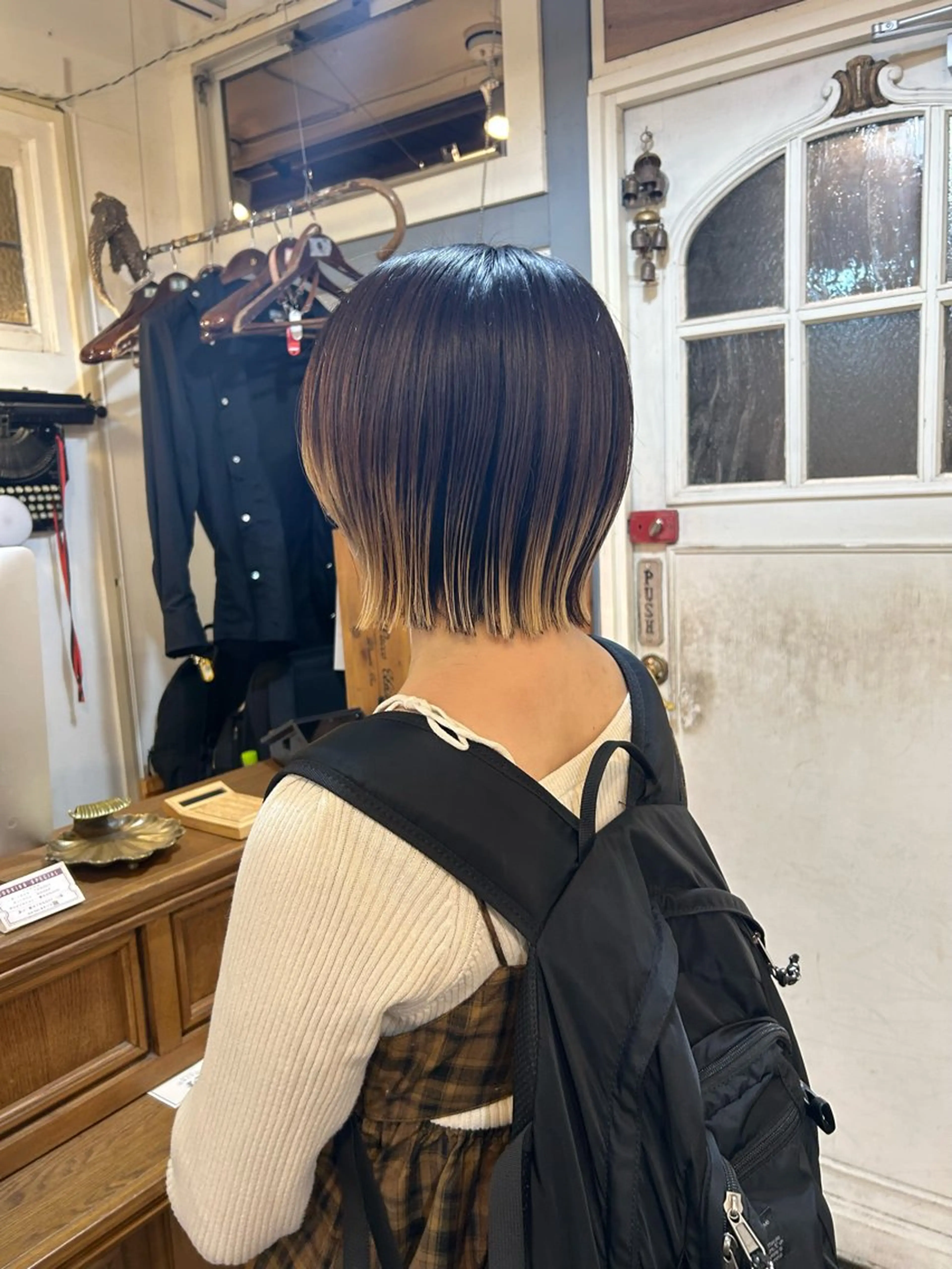 ショート カラー ブリーチ デザインカラー ヘアカラー BRITS 渡辺 菜々子のヘアスタイル