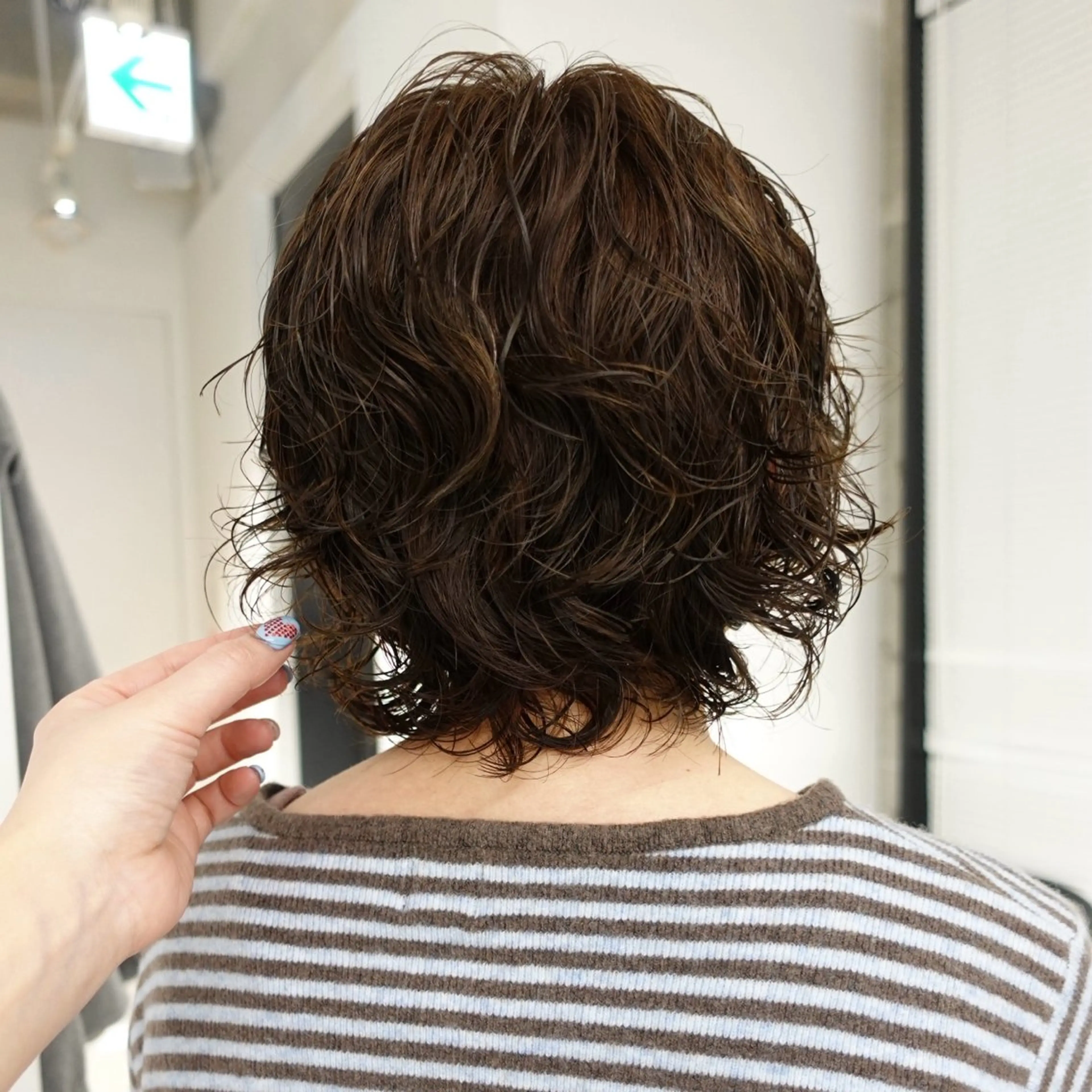 ショート カラー パーマ ヘアアレンジ ショートヘア ウルフカット カット ヘアカラー パーマ 🌐サトウ リョウ🌐のヘアスタイル
