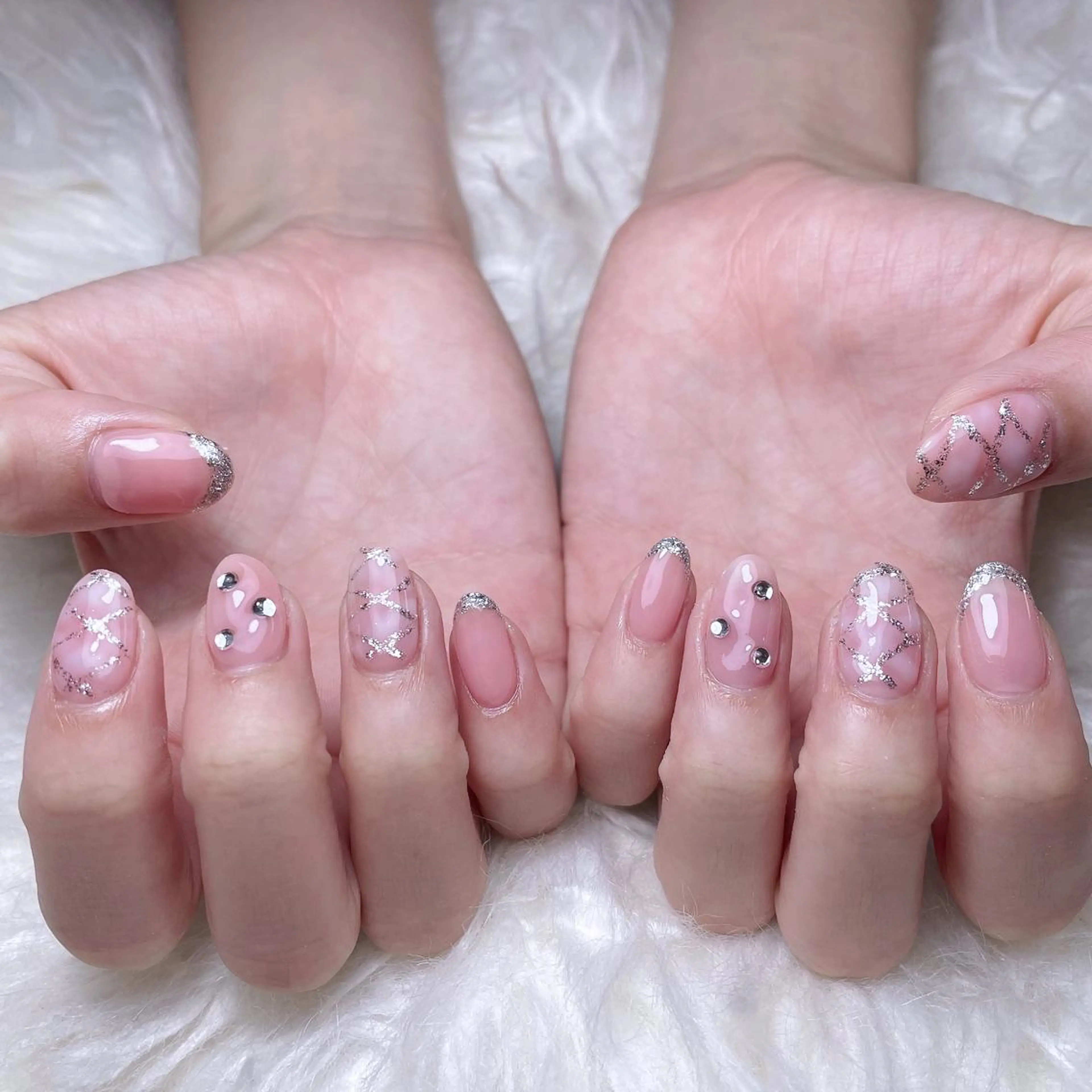 ネイル ハンドネイル キラリ ネイルサロンのネイルデザイン