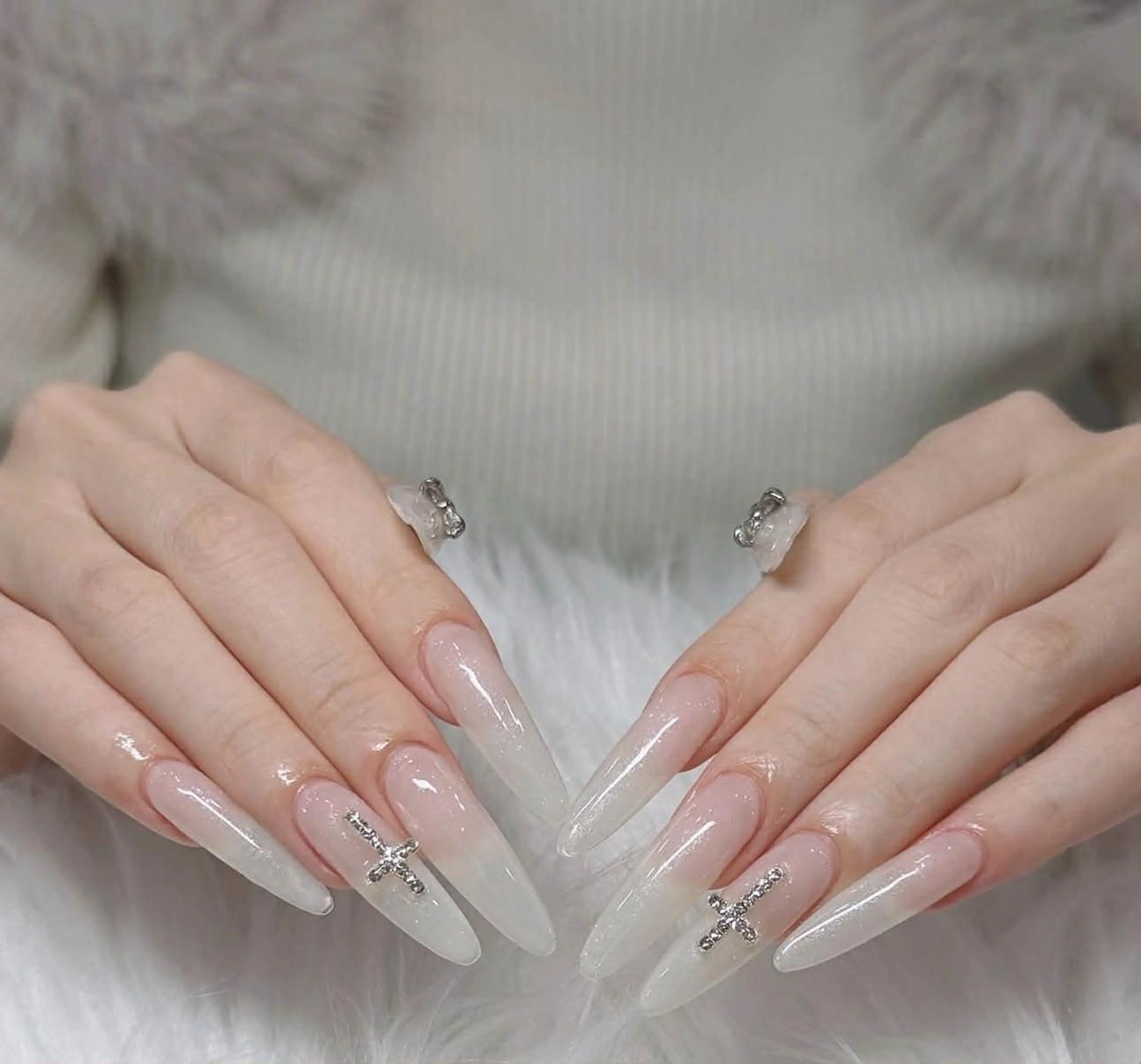 ロング カラー ベージュカラー グラデーションカラー ピンクカラー 韓国風ヘア ハンドネイル Bling Salonのネイルデザイン