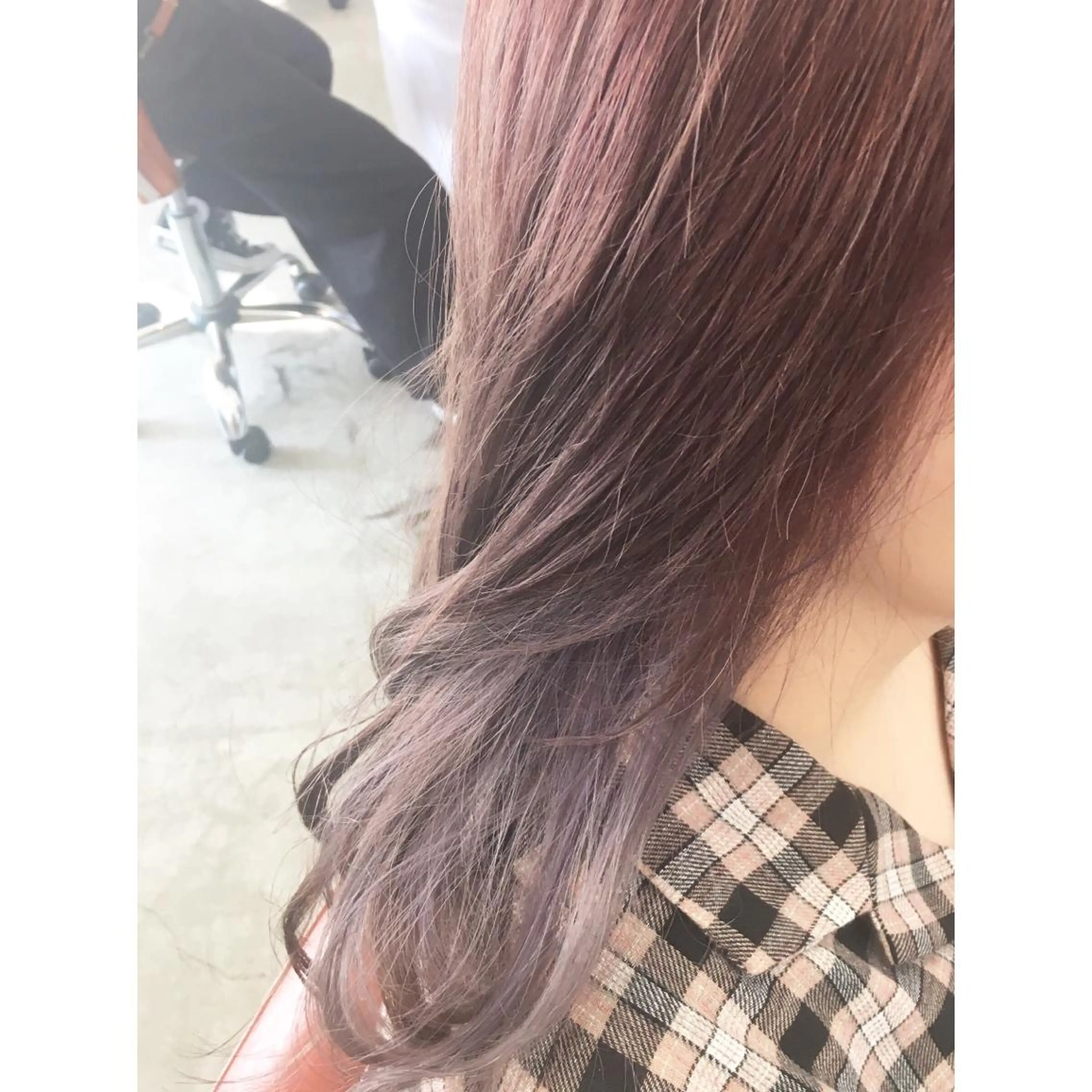 セミロング カラー インナーカラー fio マナミのヘアスタイル