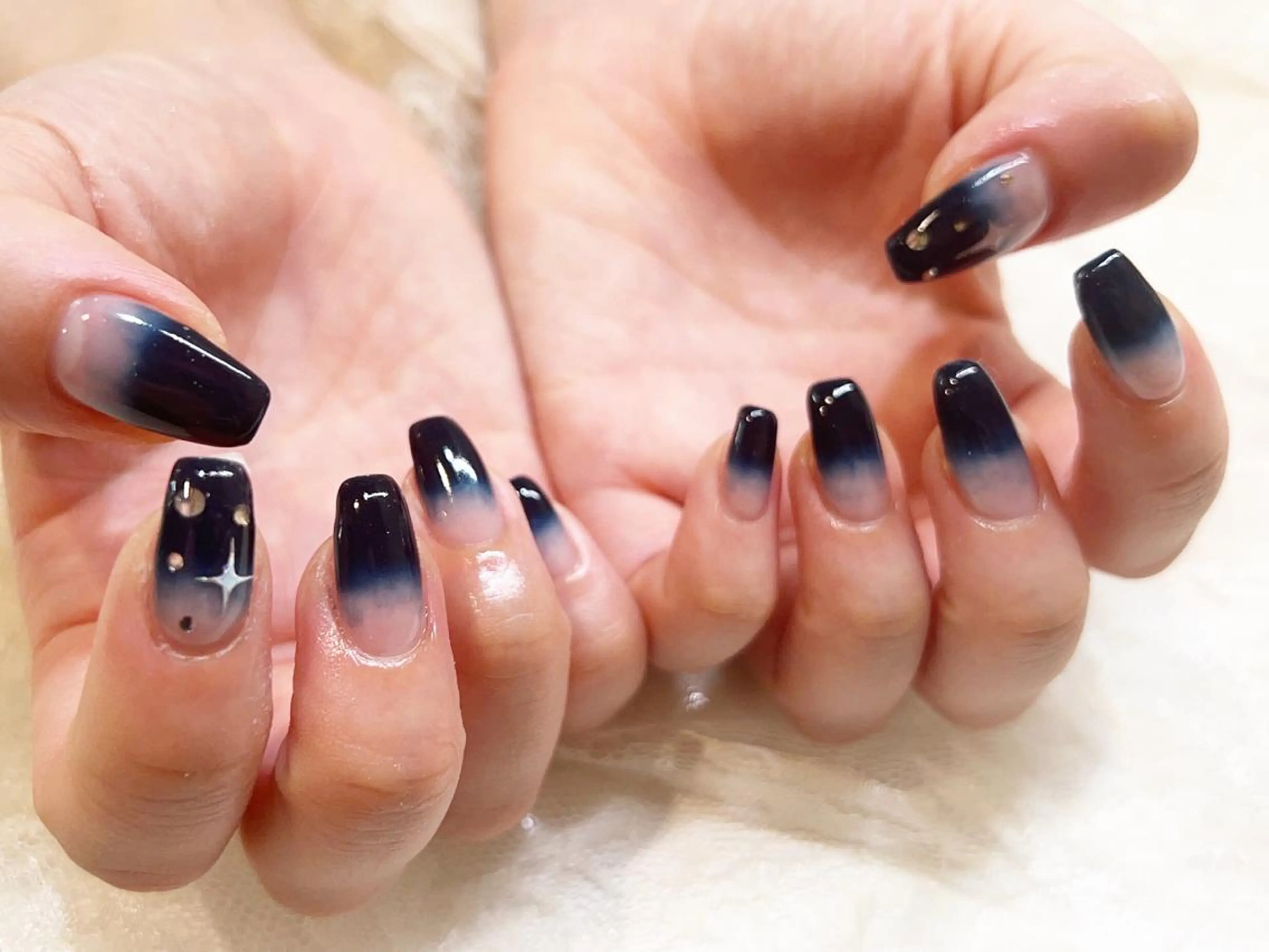 ネイル グラデーション nailist yuiのネイルデザイン