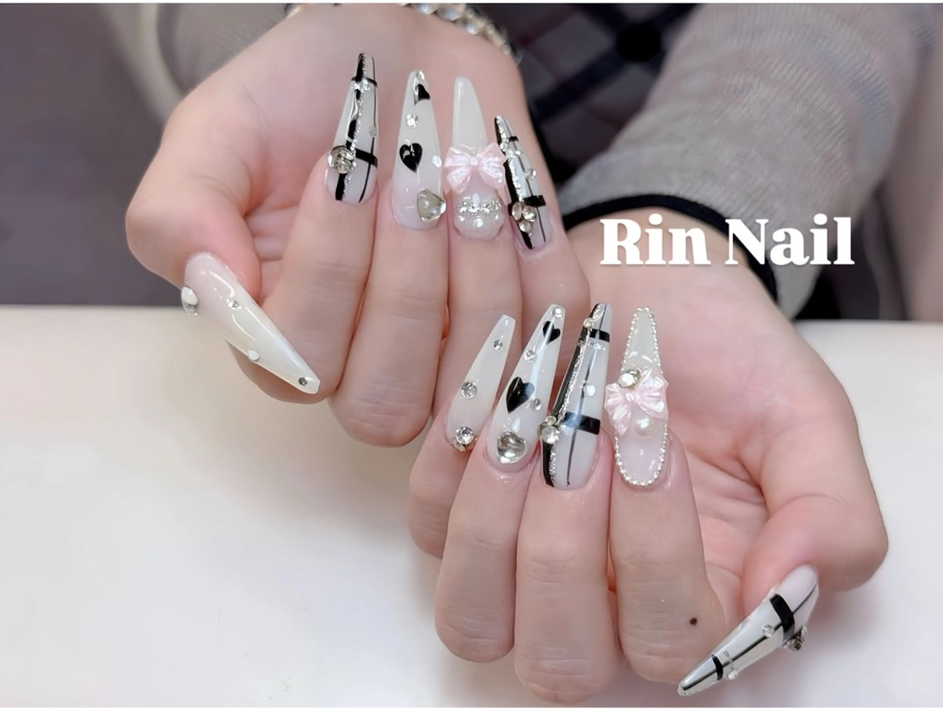ネイル チークネイル フレンチネイル ガラスフレンチ グラデーション キラキラネイル Rin Nail 新大久保店のネイルデザイン