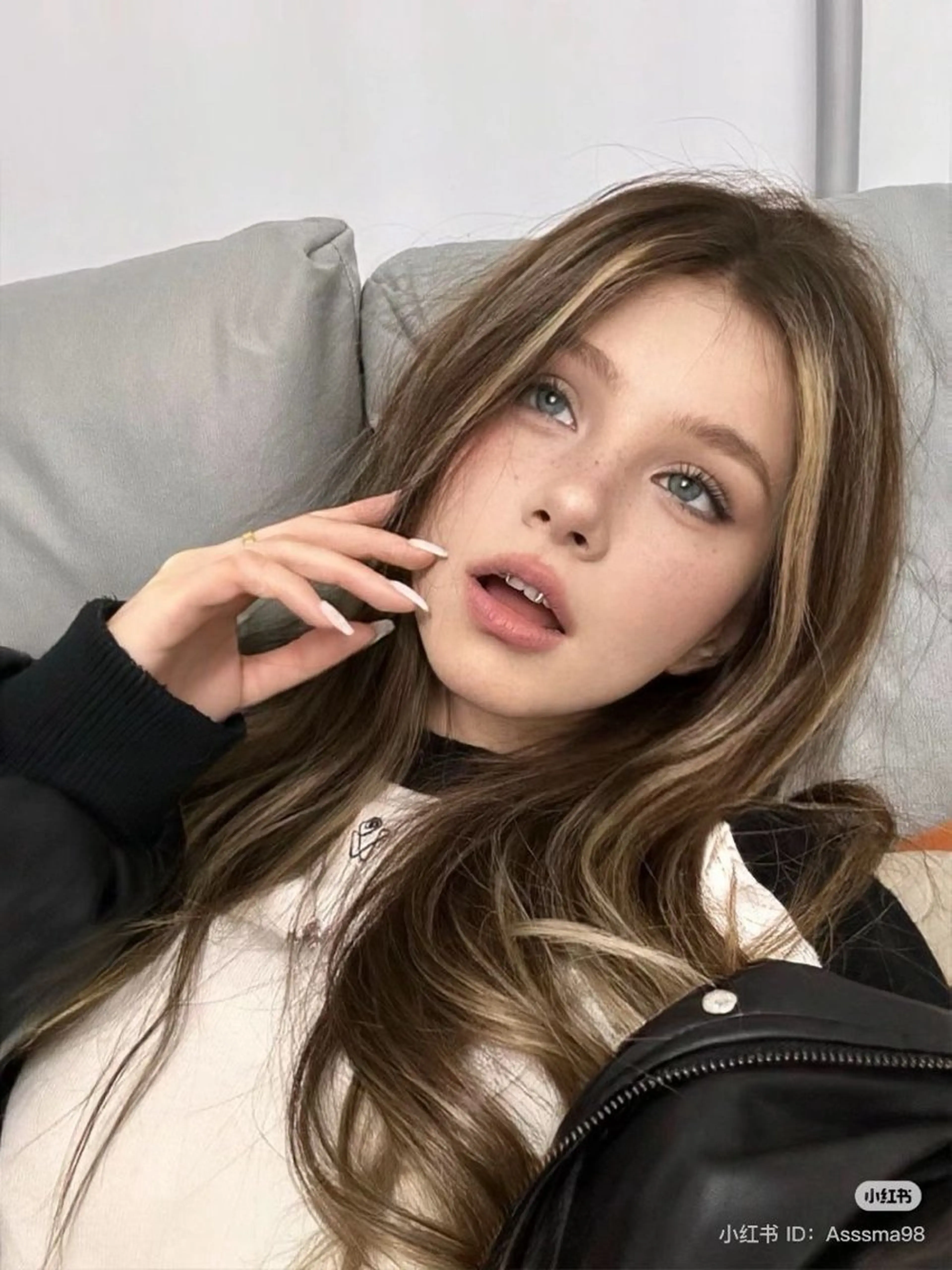 ロング カラー ブロンド グレージュ ハイライトカラー ハイライト カット ヘアカラー トリートメント 表参道/ハイライト バレイヤージュのヘアスタイル