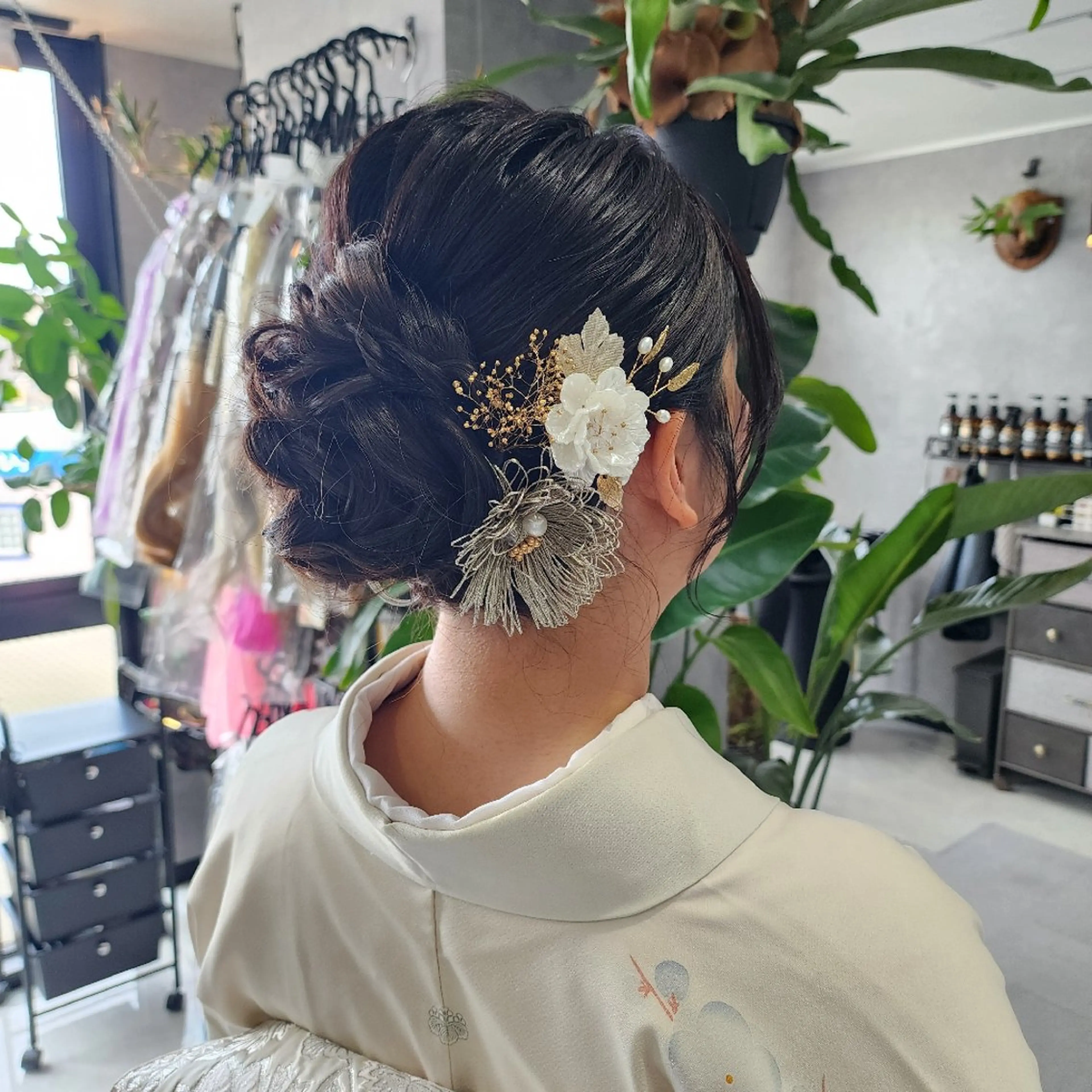 ヘアアレンジ 成人式 卒業式のヘアスタイル ESTELA... OHARA のヘアスタイル