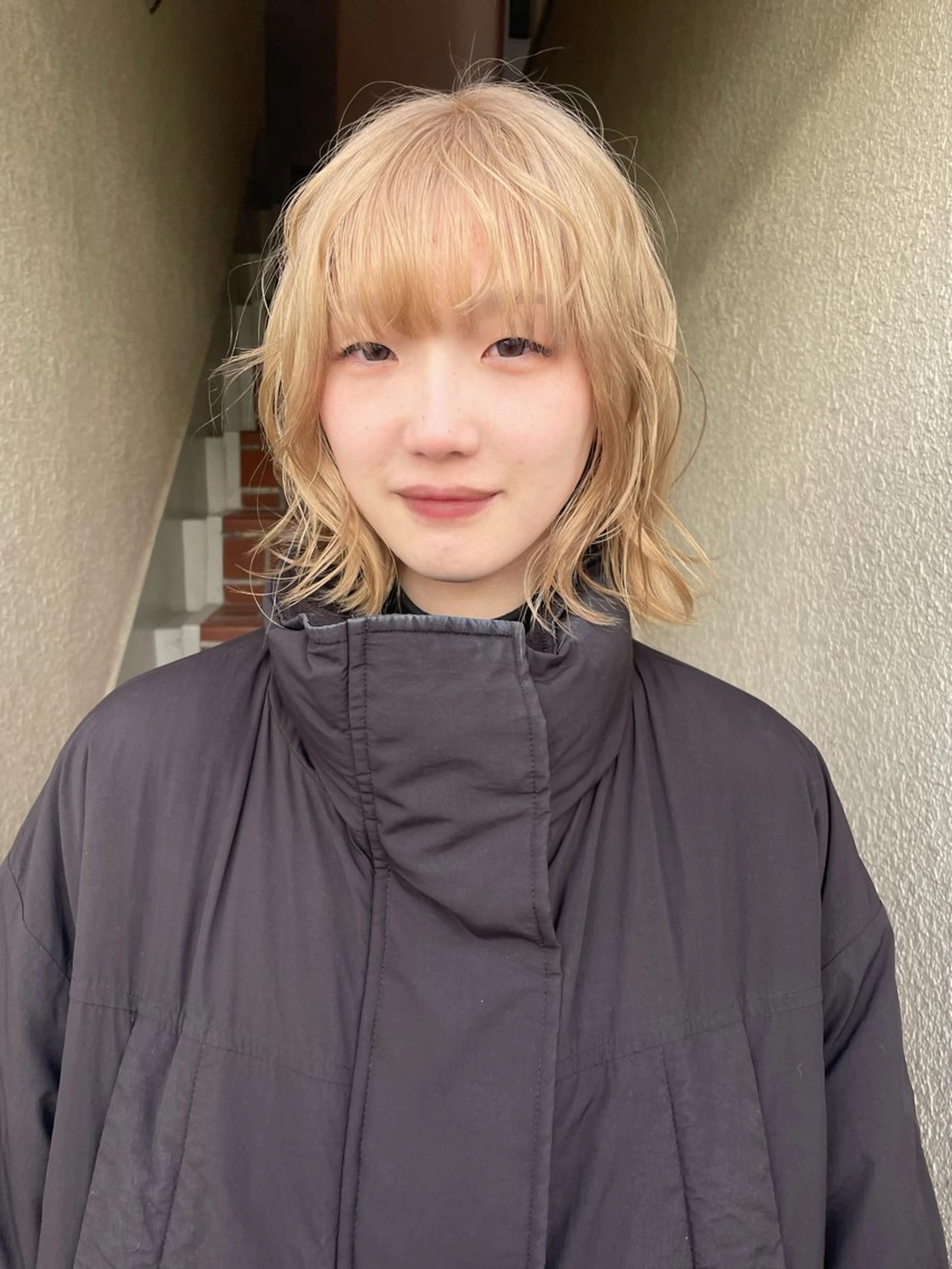 ショート カラー ベージュカラー ミルクティーベージュ ヘアカラー トリートメント カットモデル/ ハイトーン/ゆうあのヘアスタイル