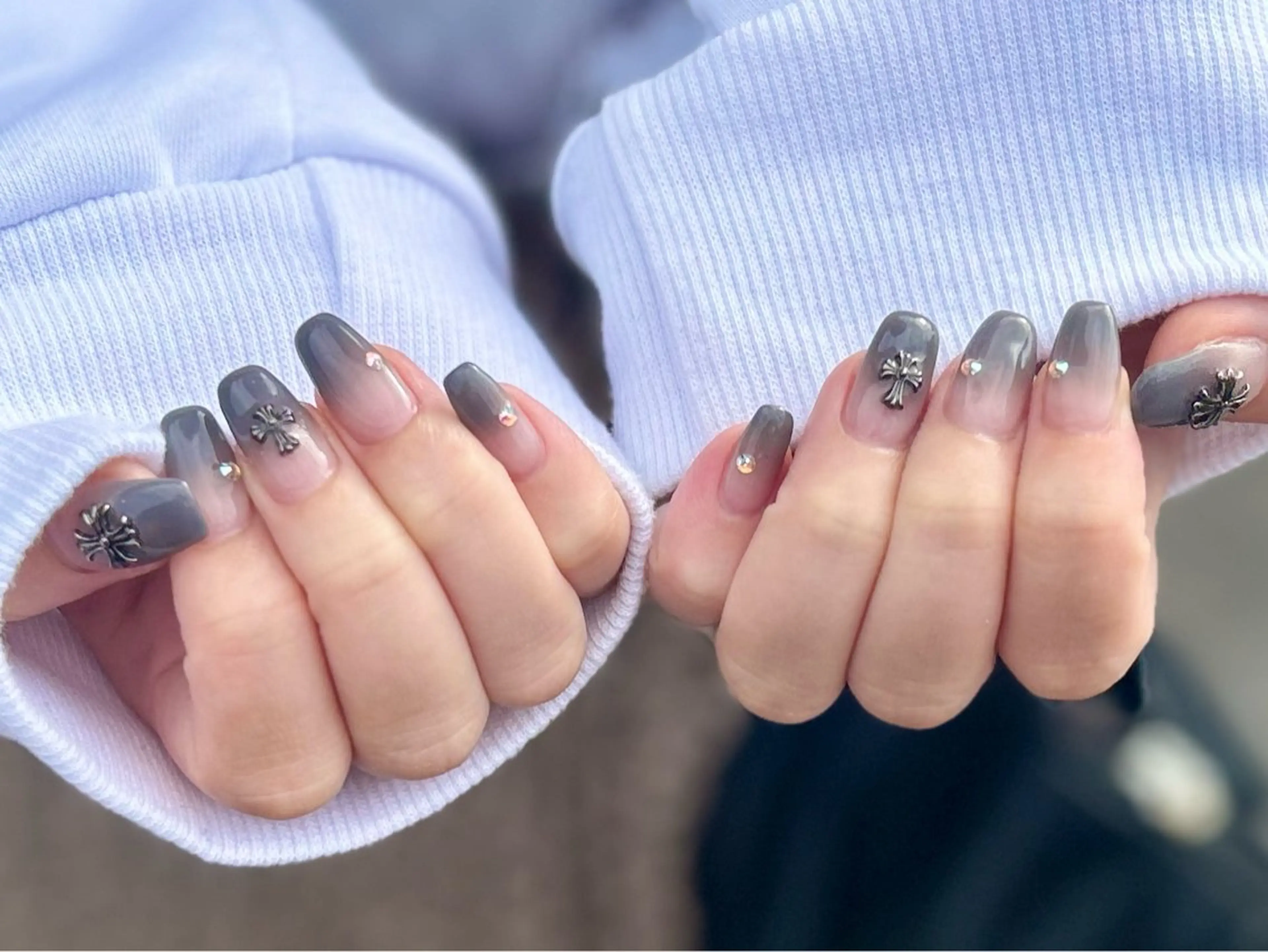 剥せるジェルネイルカラーグラデーション(ケア込)の写真