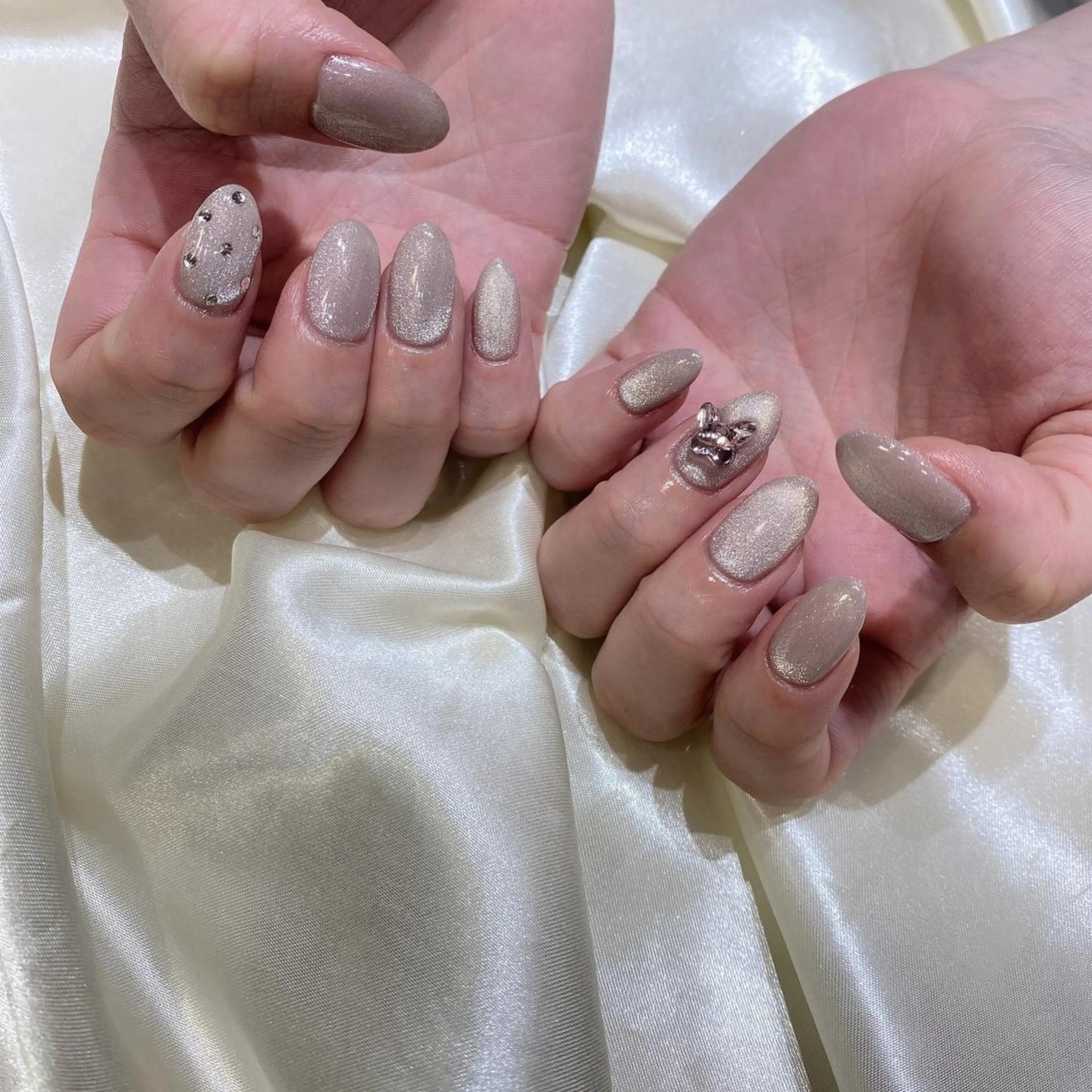 ネイル マグネットネイル ハンドネイル 西岡 杏のネイルデザイン
