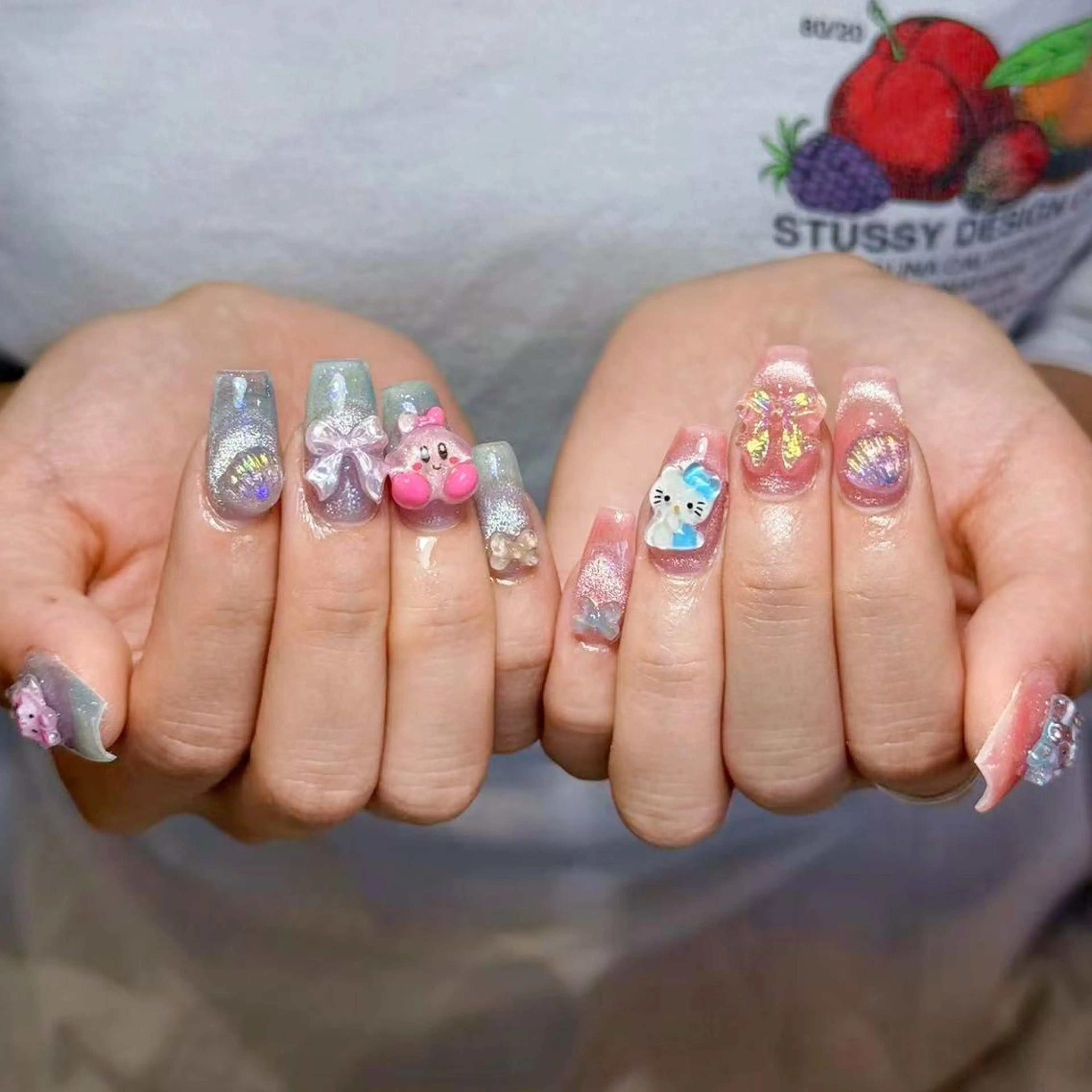 ネイル アートネイル オーロラネイル ガーリー キラキラネイル 韓国ネイル ハンドネイル リナ 💅のネイルデザイン