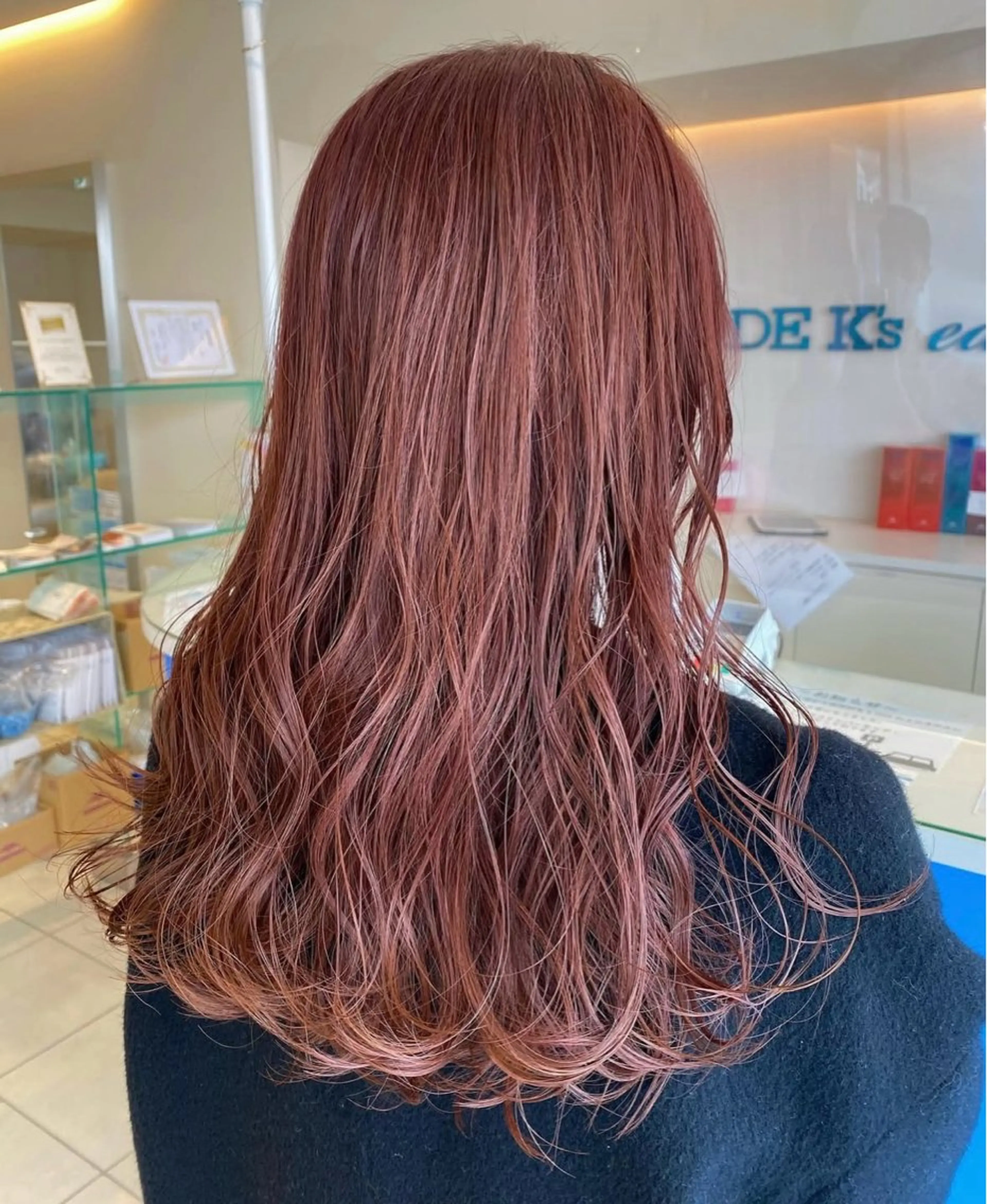 ロング カラー ベージュカラー イルミナカラー ピンクカラー ピンクベージュ カット ヘアカラー 海希/ブリーチ透明カ ラー/レイヤーカットのヘアスタイル