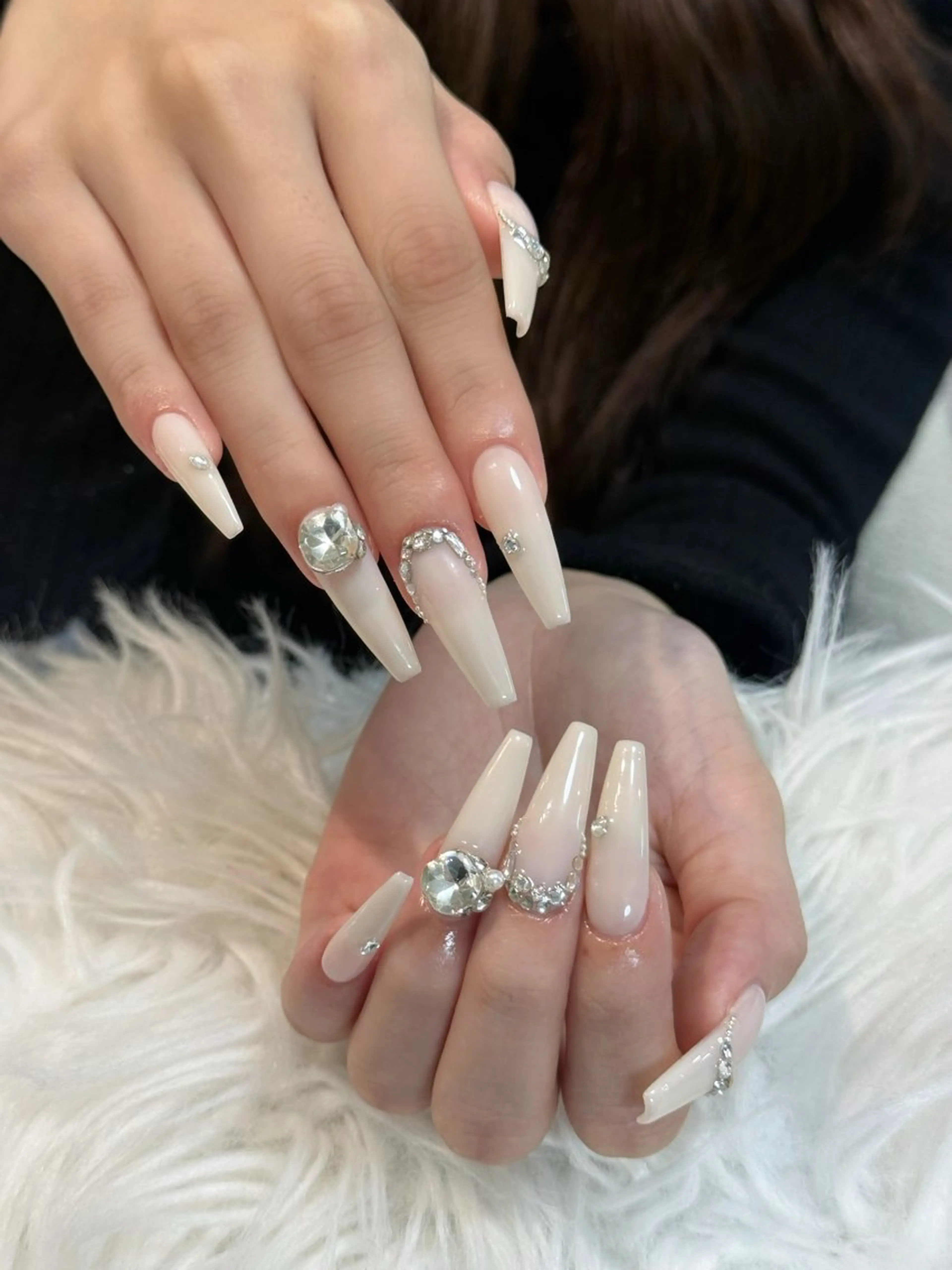 ネイル ボルドー ブラウン チークネイル ドット フットネイル Julli NailStudioのネイルデザイン