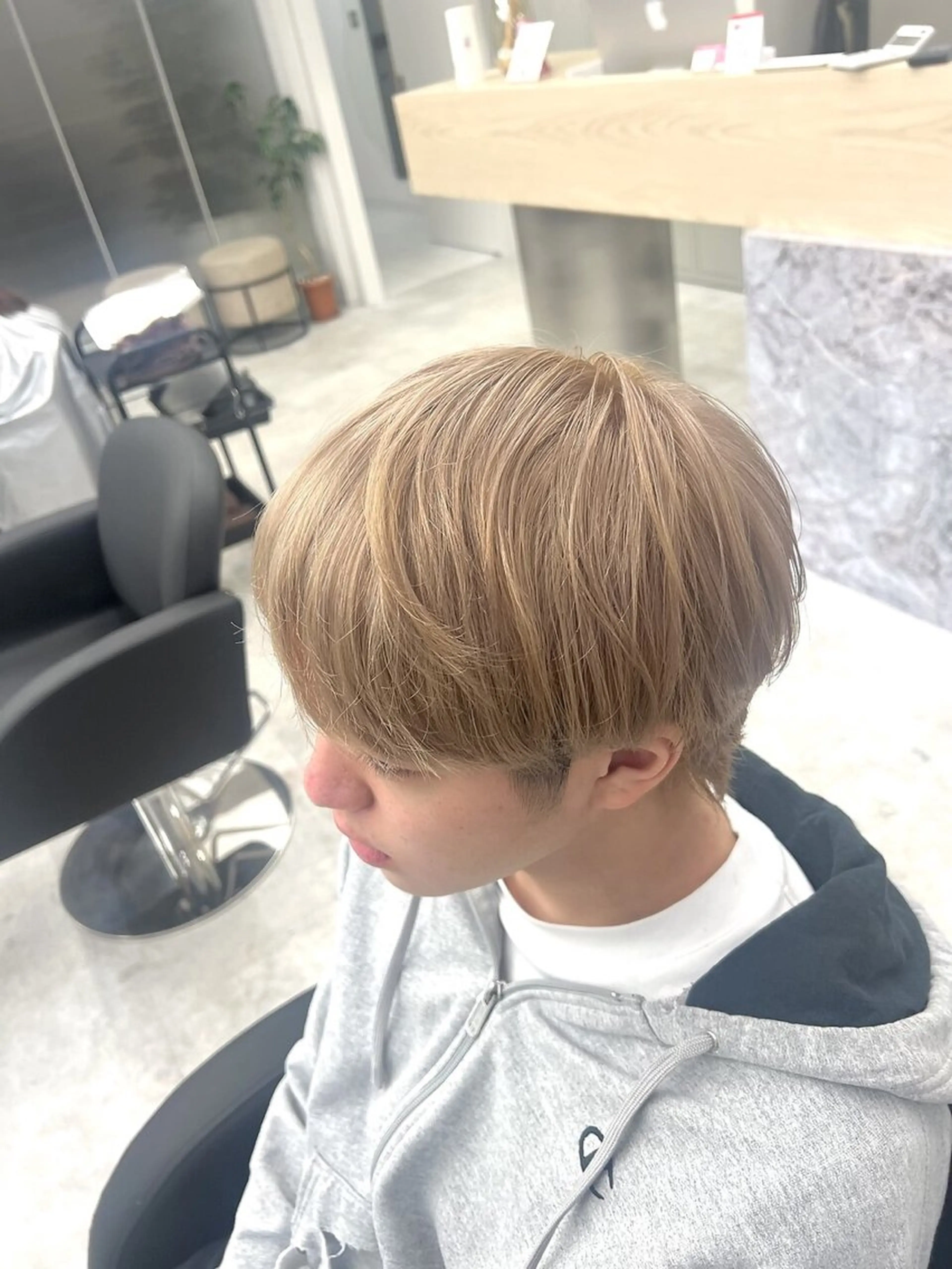 【🔥メンズ限定👦🏻】ダブルカラー + デザインカット（ヘッドスパ付）⇒ 11,700円の写真