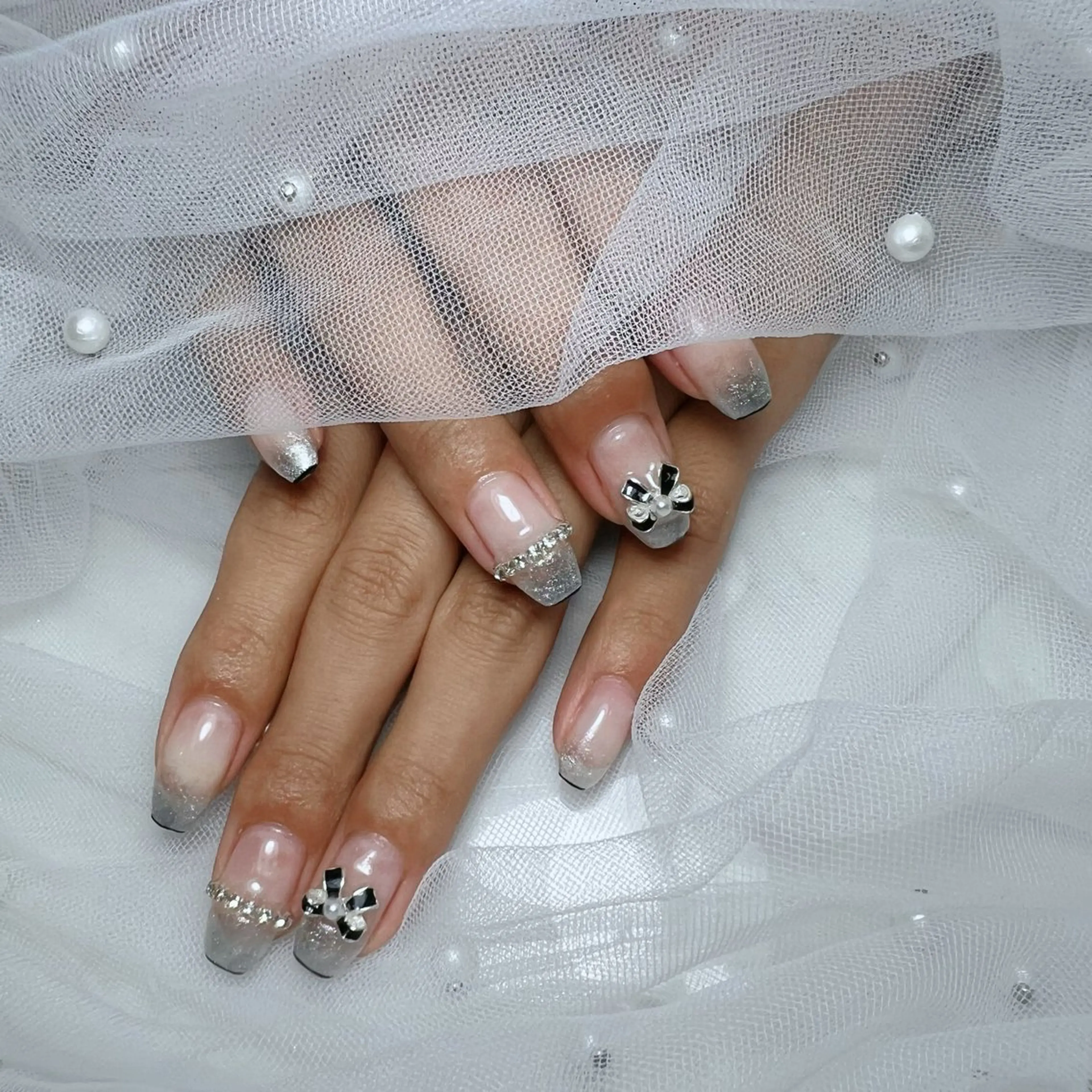 ネイル アートネイル フラッシュネイル フレンチネイル ジェルネイル ガラスフレンチ share. yurieのネイルデザイン