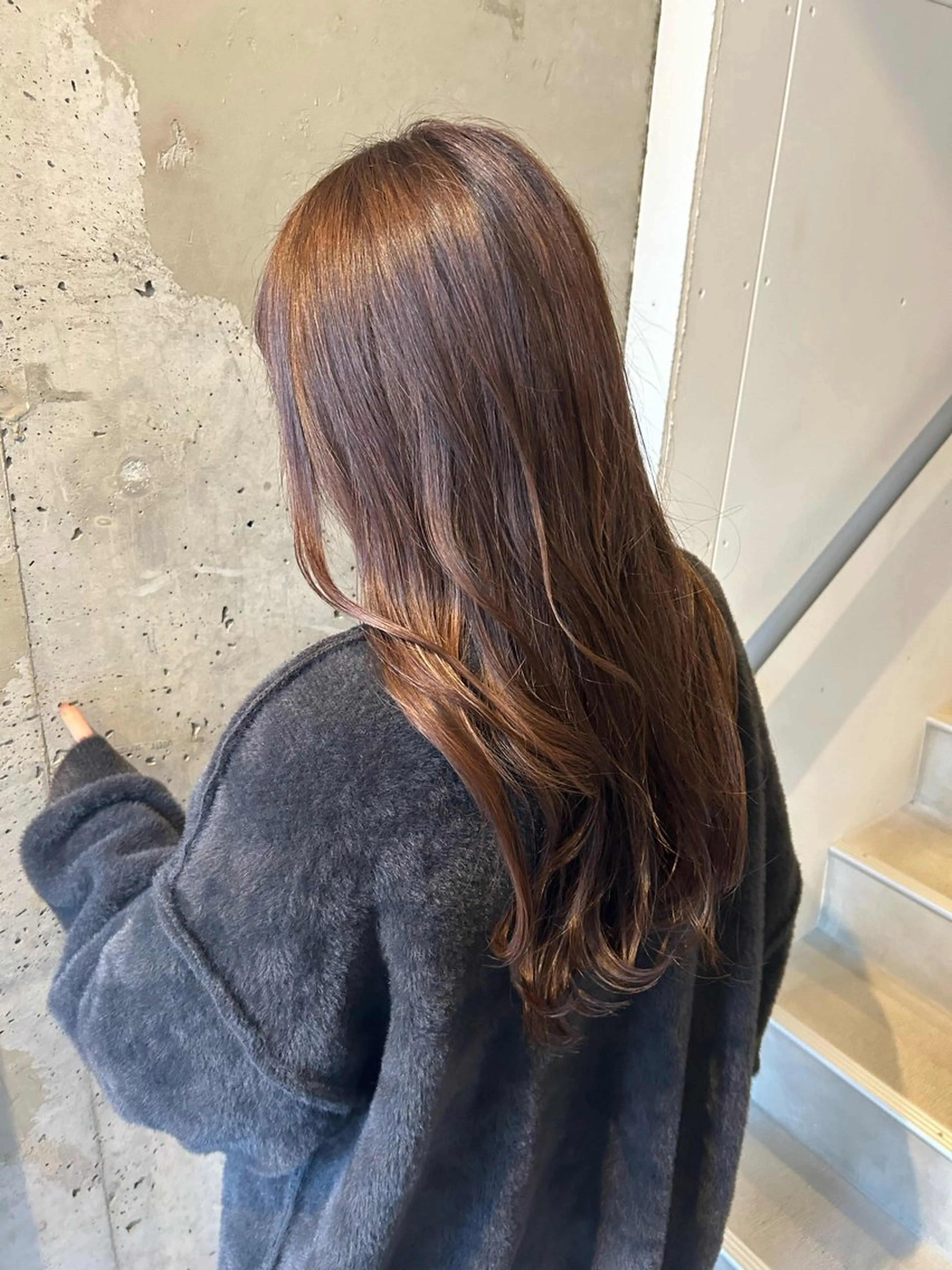 ミディアム カラー レイヤーカット カット ヘアカラー トリートメント ウルフカット レイヤーカット上柿のヘアスタイル