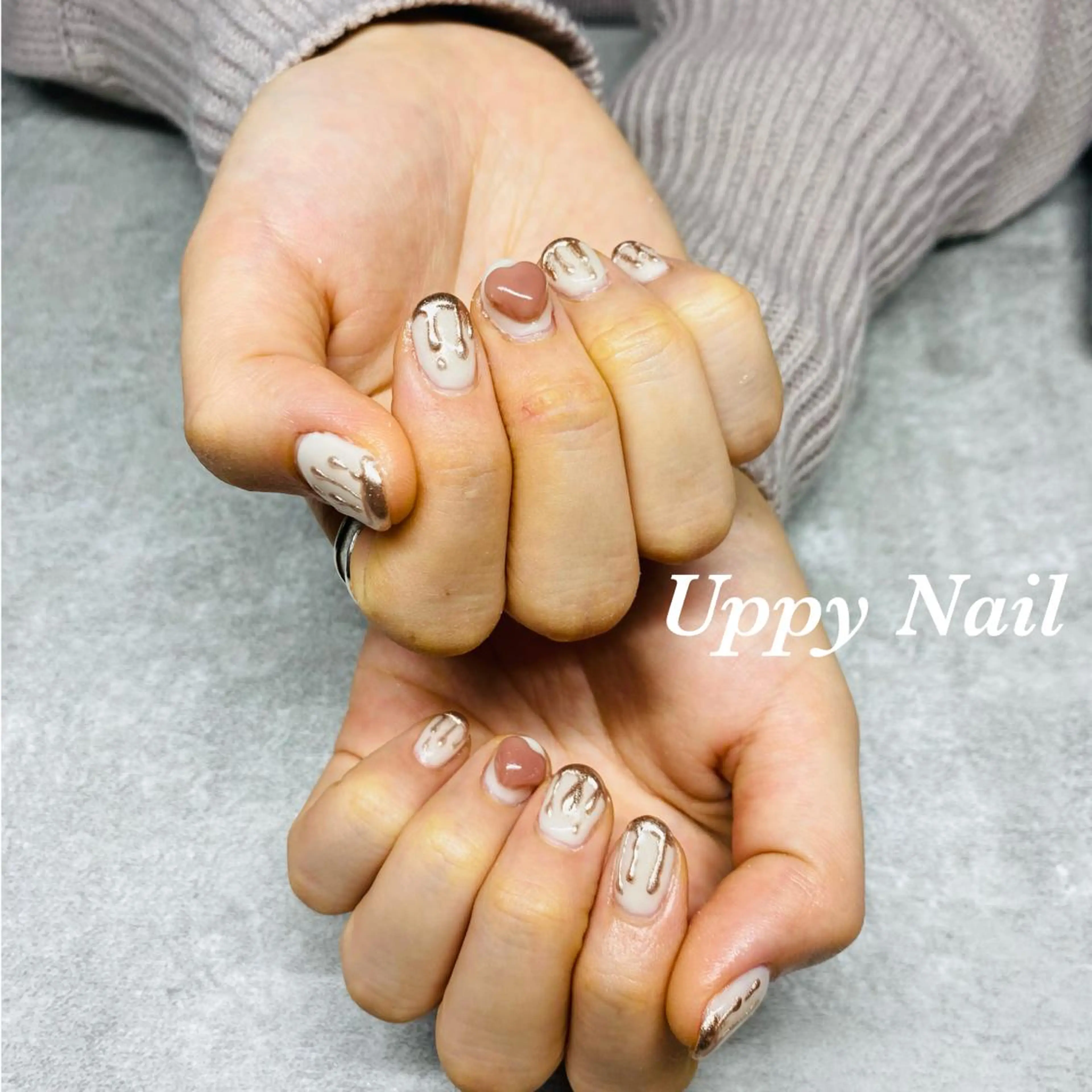 ネイル ゴールド ハート ミラーネイル 持ち込み ハンドネイル Uppy Nail ukyoのネイルデザイン