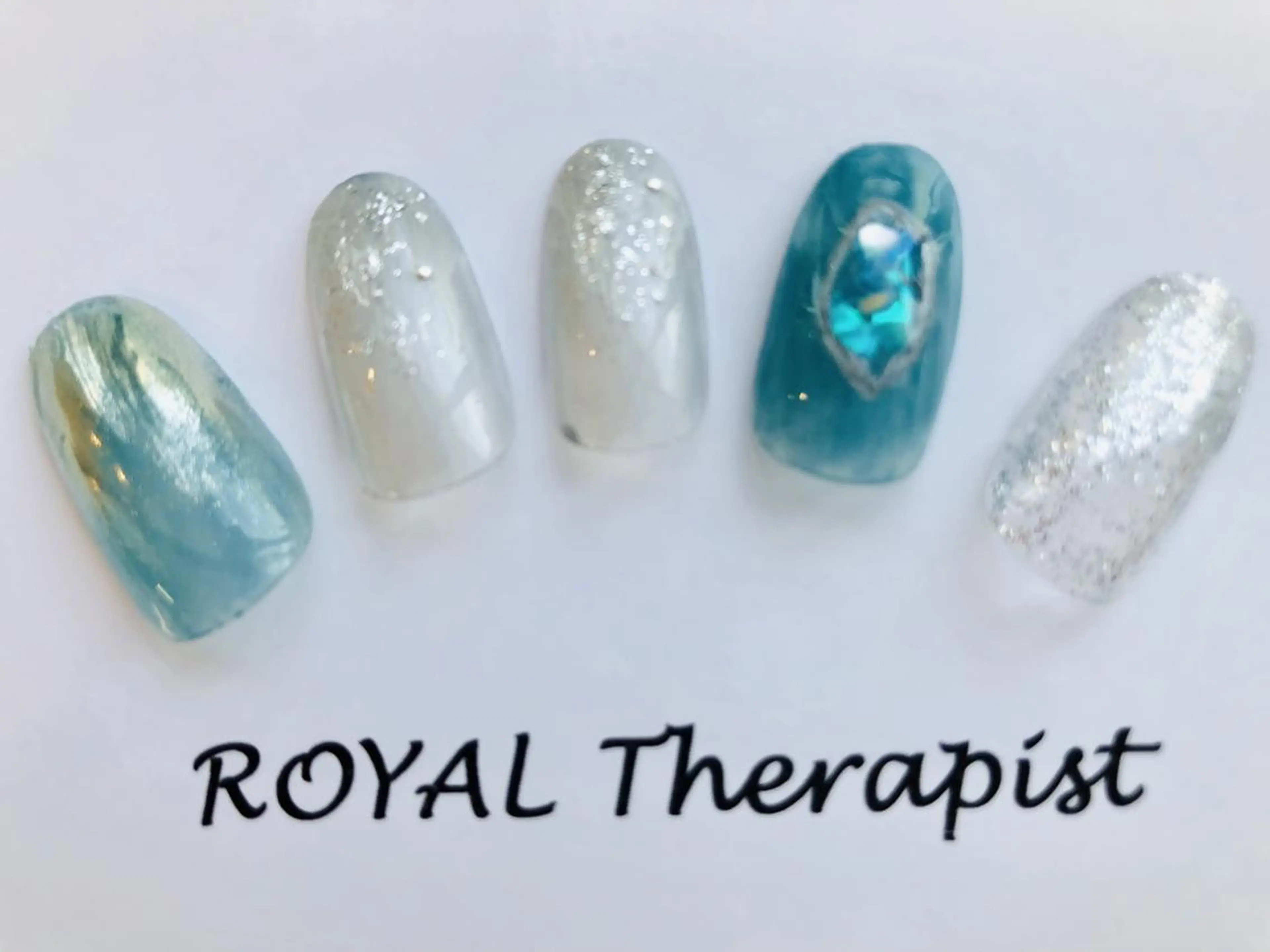 ネイル 【尾下】 ロイヤル•セラピストのネイルデザイン