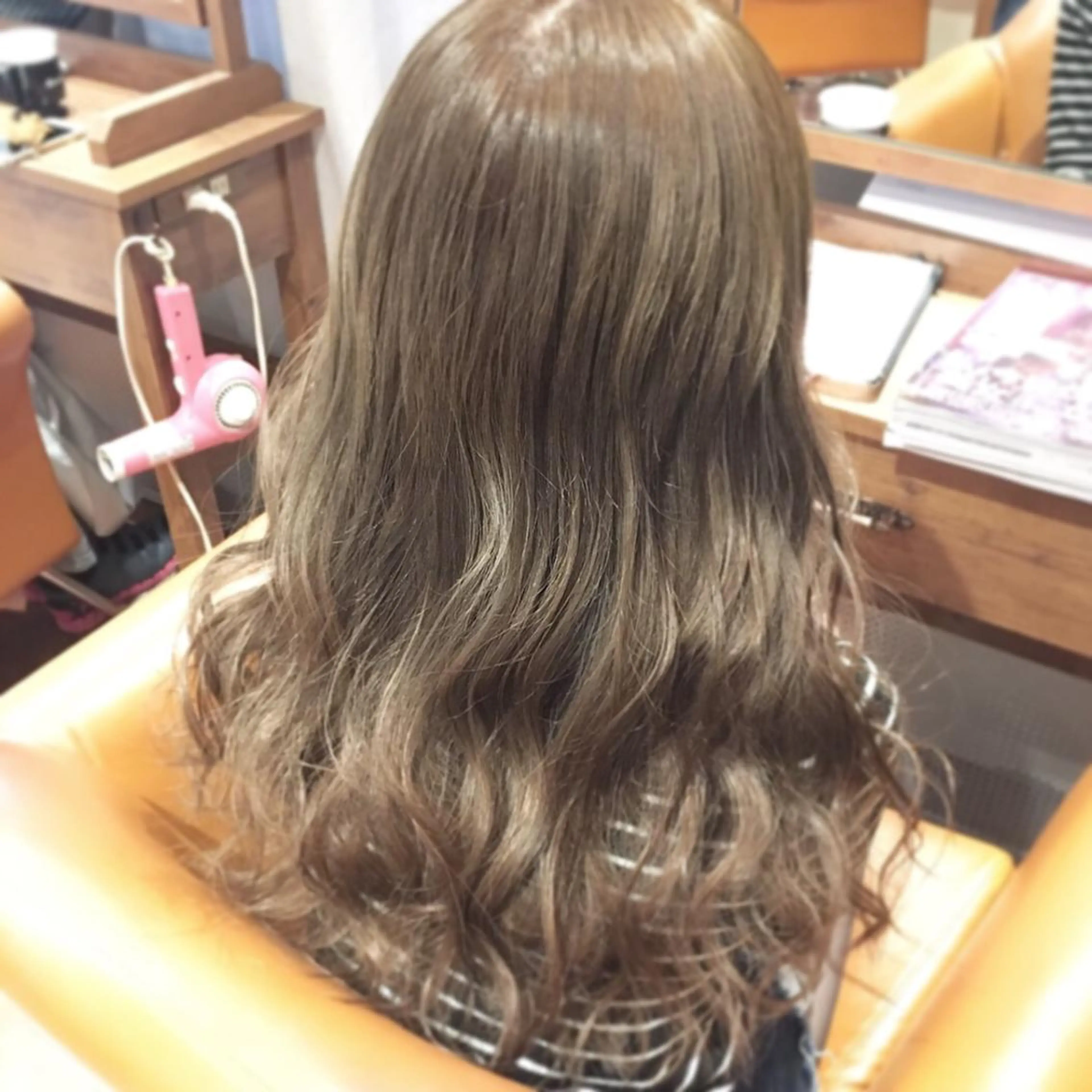 ロング カラー ヘアアレンジ グレージュ kazufumi ..のヘアスタイル