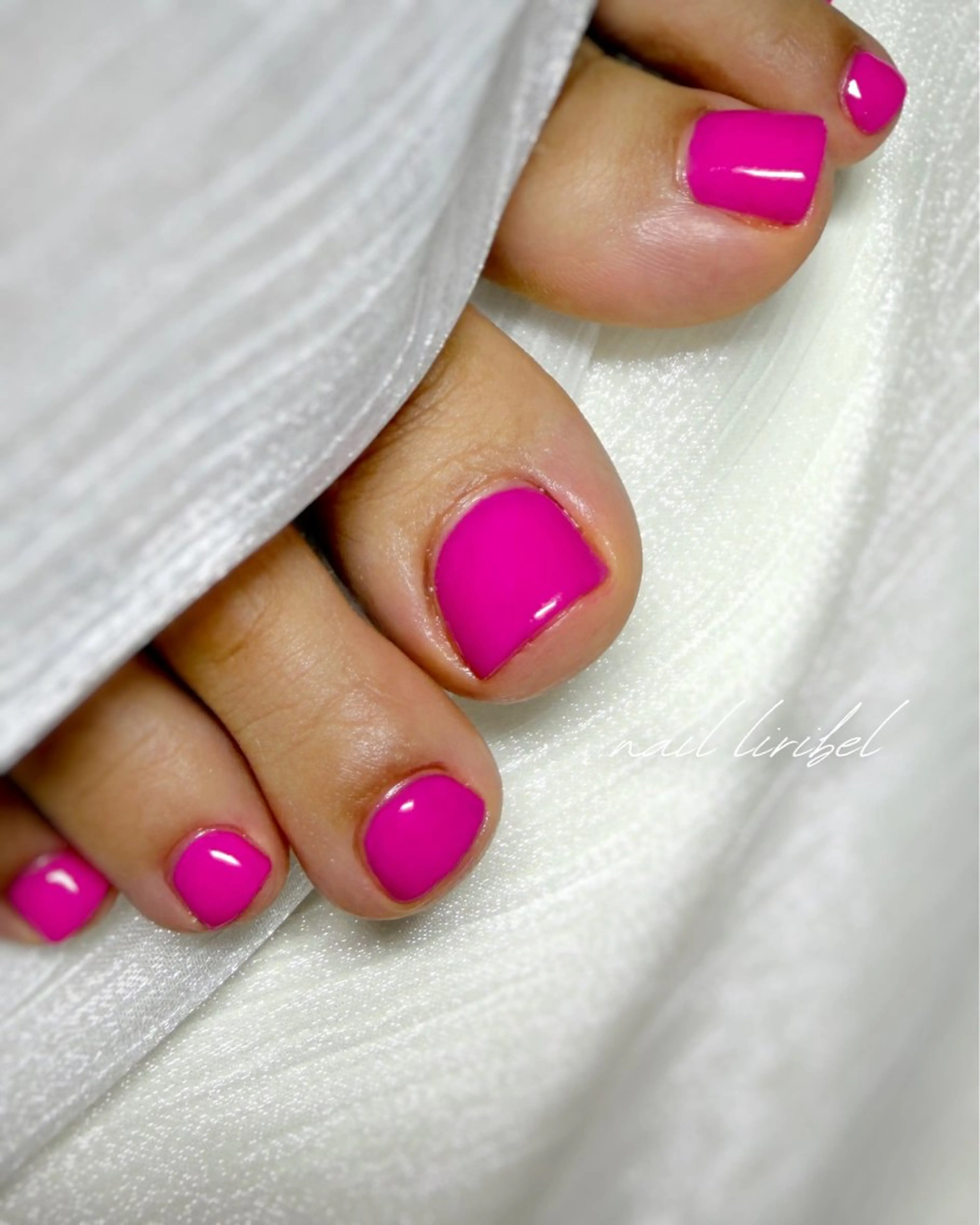 ネイル フットネイル ワンカラーネイル ピンク Nail Liribelのネイルデザイン