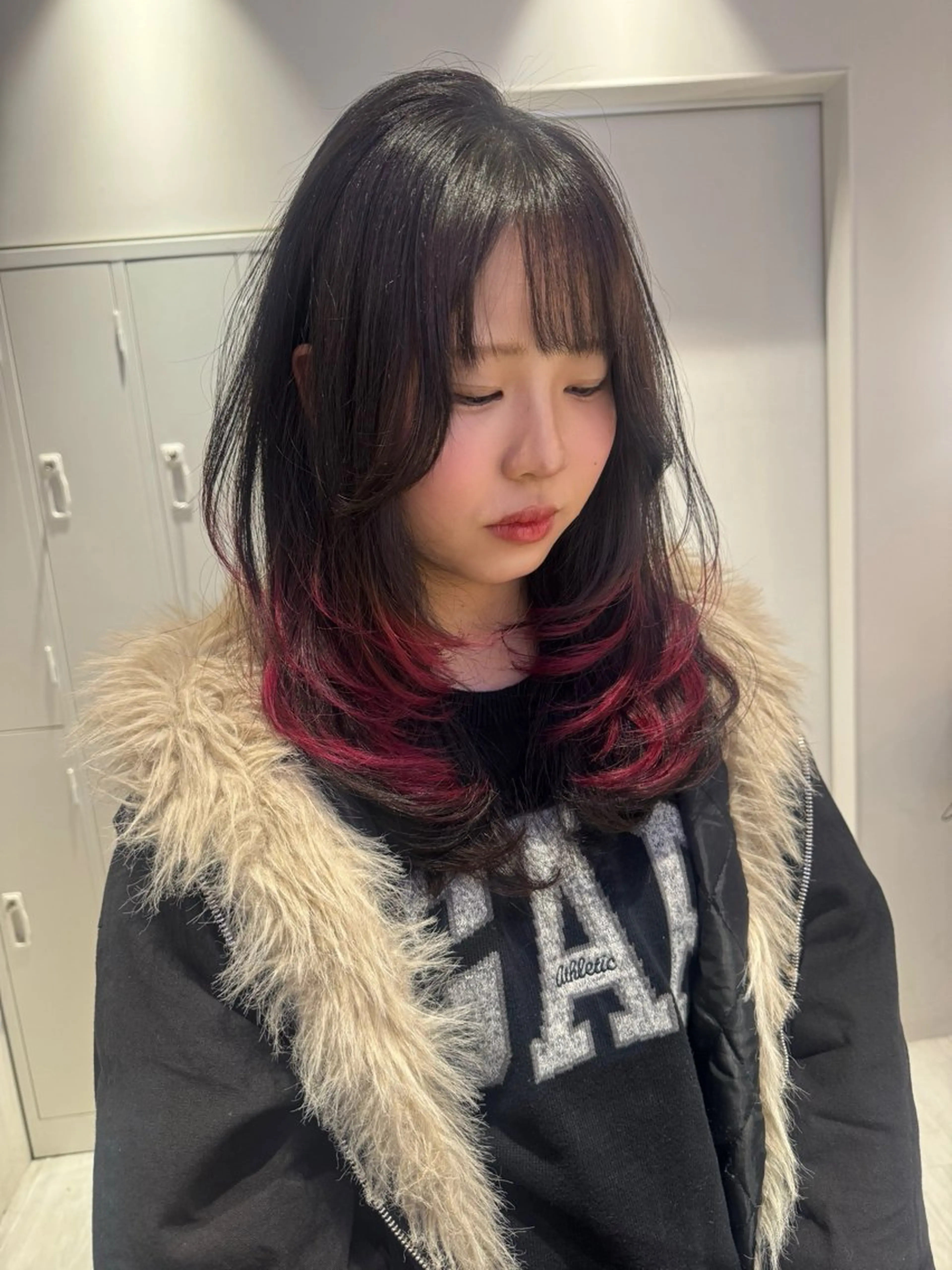 ミディアム カラー ブリーチ レイヤーカット カット ヘアカラー トリートメント Ami/艶カラー/ レイヤー/ハイトーンのヘアスタイル