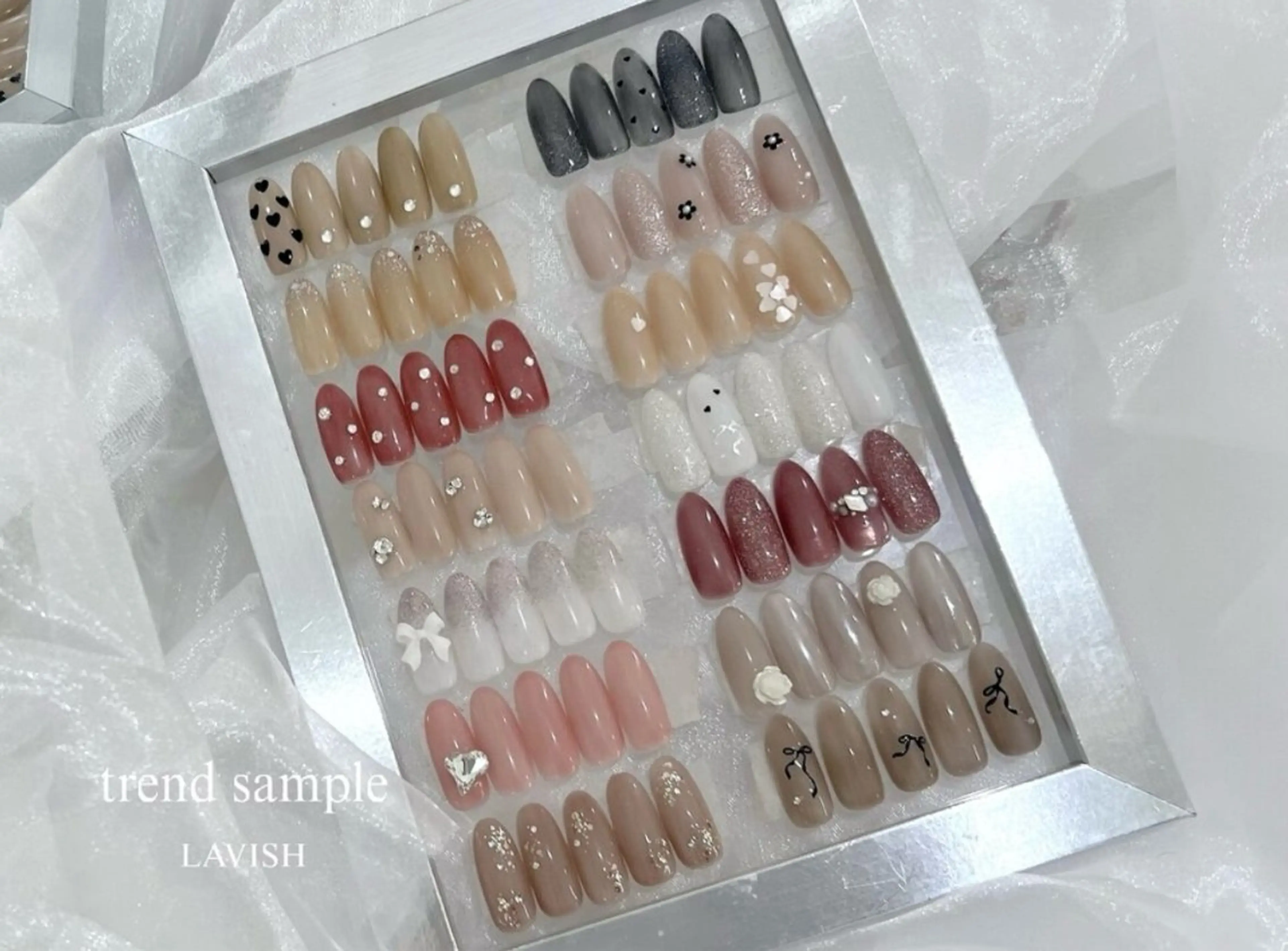 ネイル ハンドネイル LAVISH ayukaのネイルデザイン