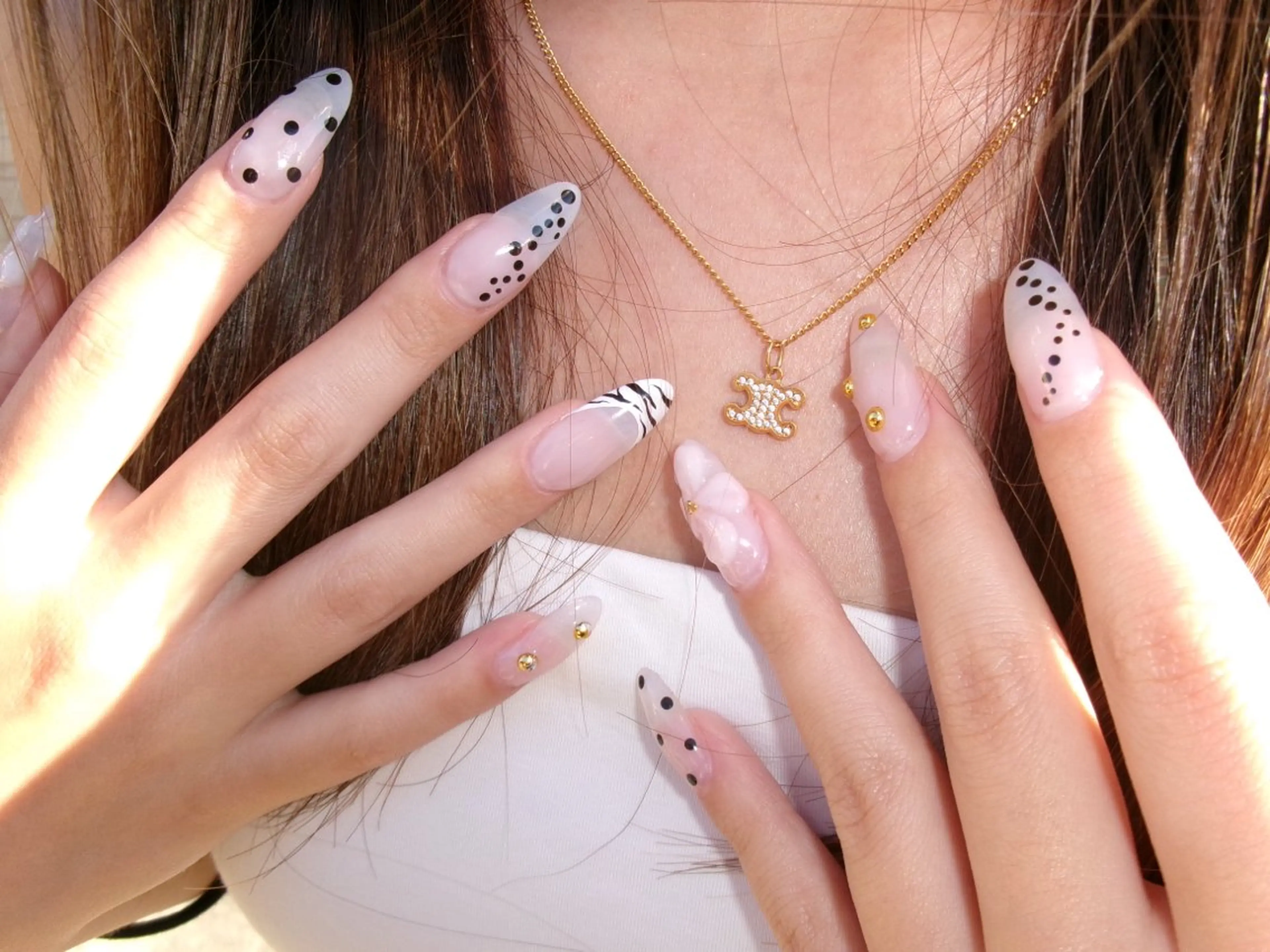 ネイル アートネイル ストーンネイル en.nail⭐︎ 丹波橋のネイルデザイン