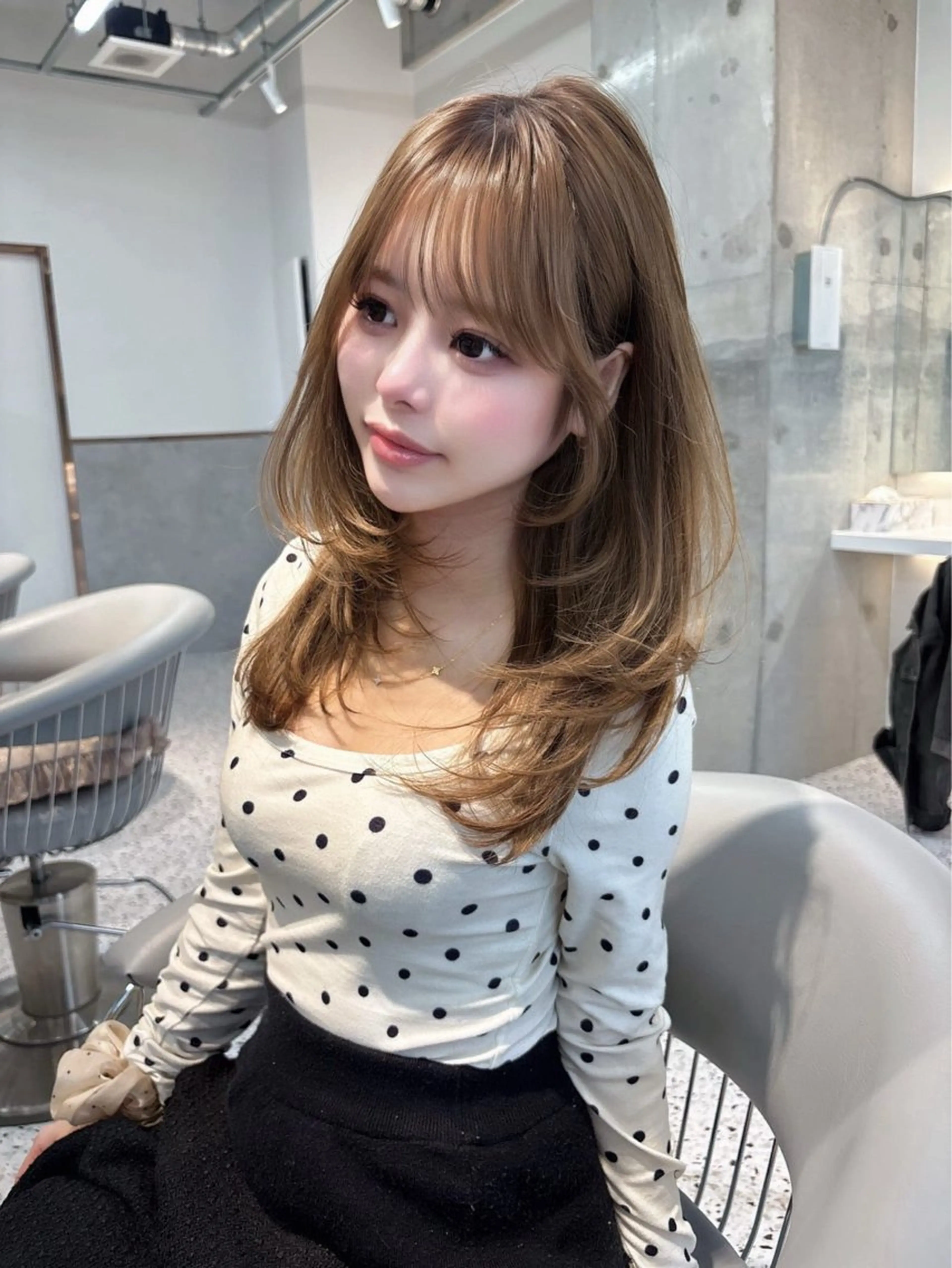 ミディアム 髪質改善 韓国風ヘア レイヤーカット 縮毛矯正 トリートメント ヘアカラー rina／ベージュ ワンホン/韓国ヘアのヘアスタイル