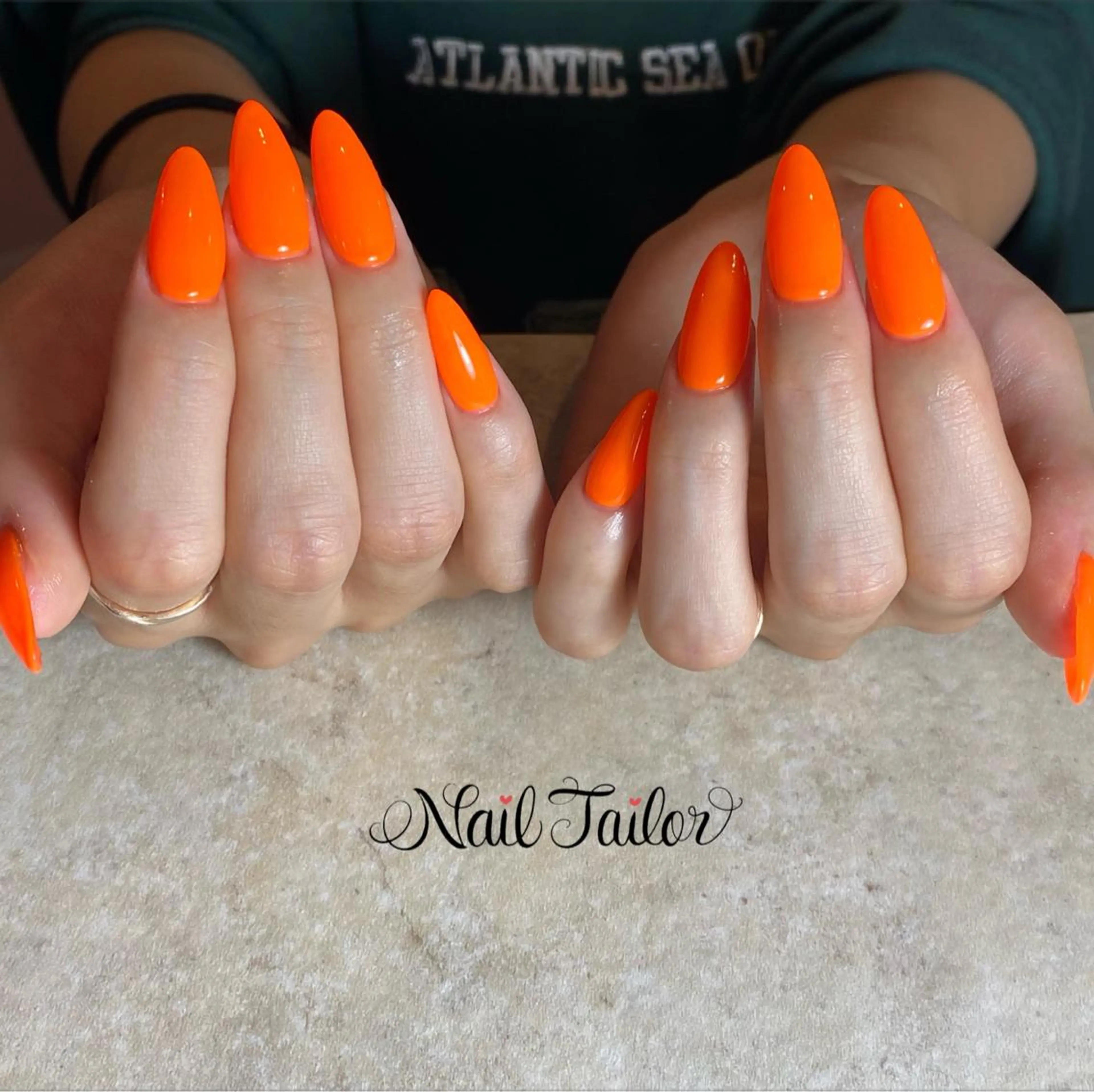 ネイル 長さ出し ジェルネイル ロングネイル ワンカラーネイル オレンジ NailTailor ネイルテイラーのネイルデザイン
