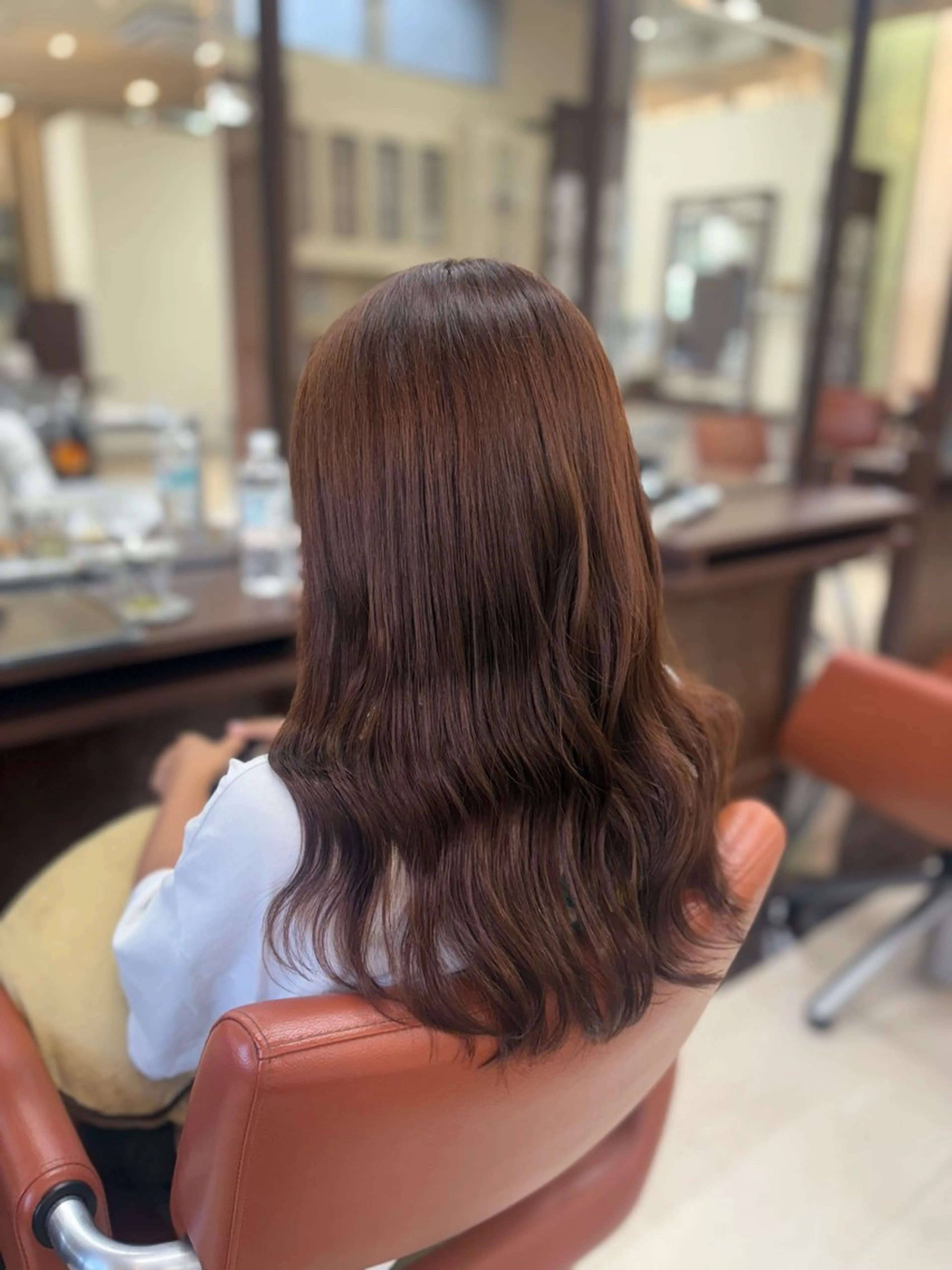 ロング カラー ベージュカラー ブリーチ ダブルカラー ミルクティーベージュ ブリーチなしカラー カット ヘアカラー 垢抜け×韓国風/ ハイトーン/朝倉友香のヘアスタイル