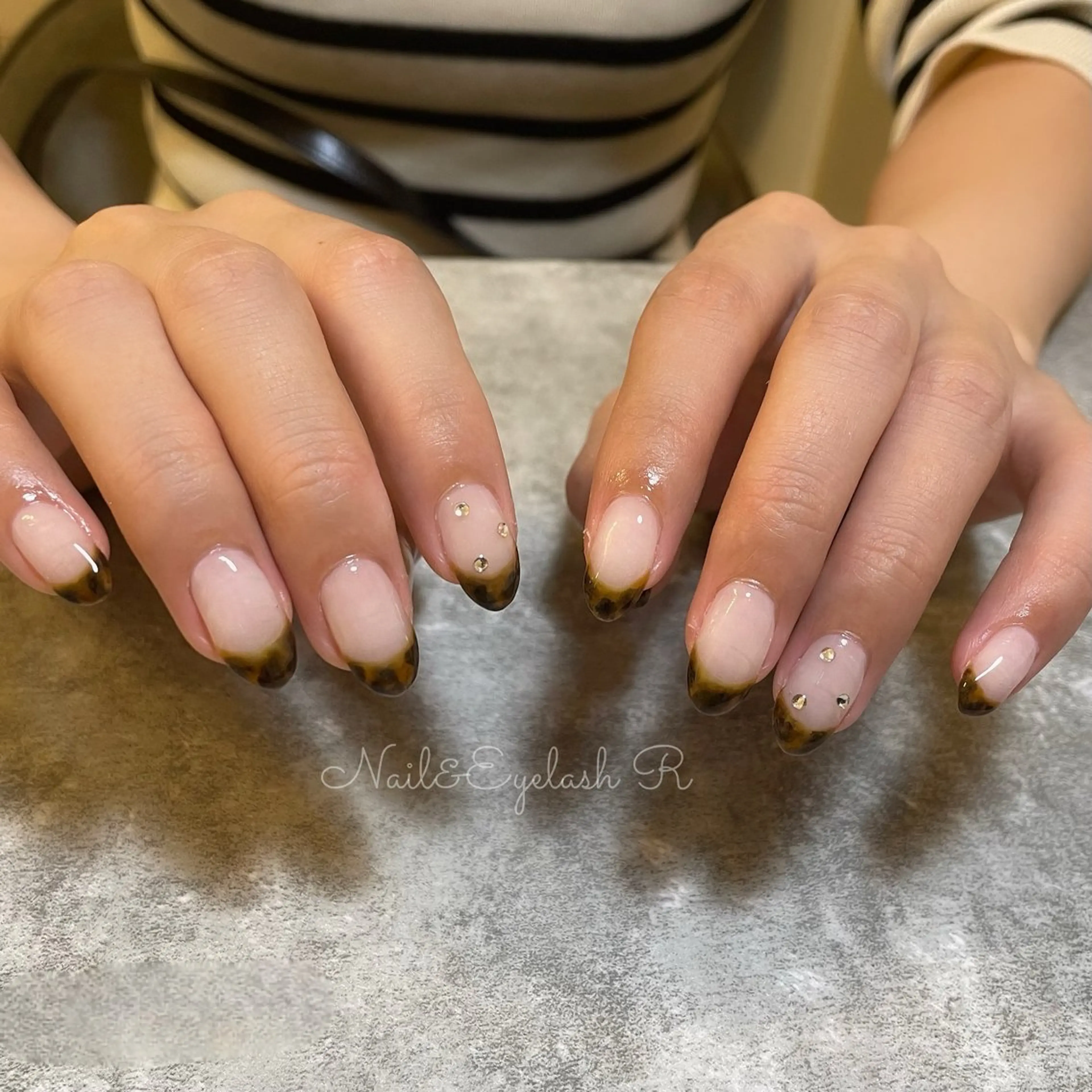 ミディアム 韓国風ヘア ハンドネイル Nail Eyelash R所属・Nail Rのネイルデザイン