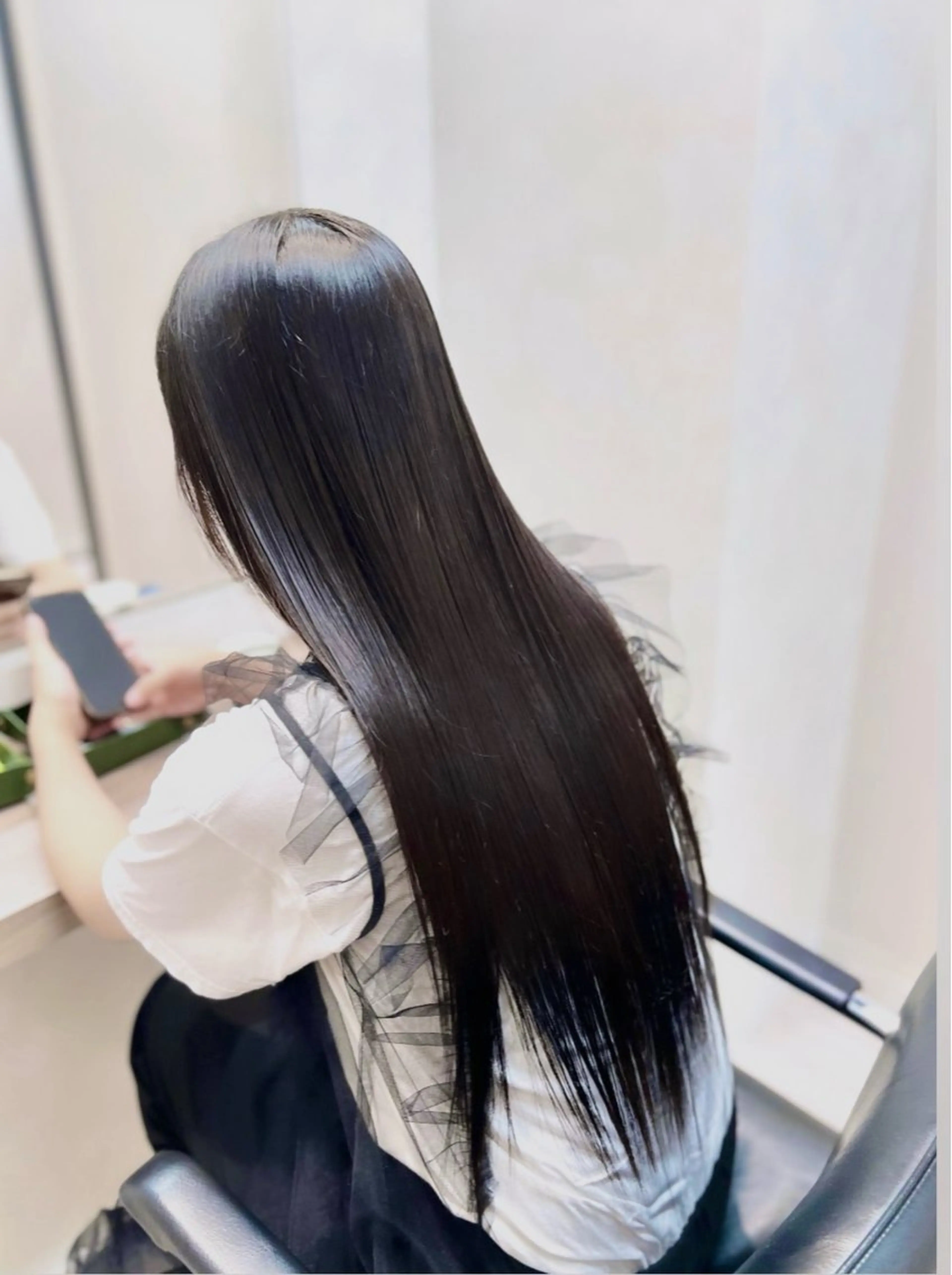 ロング AIconic nagoya所属・縮毛矯正/ レイヤー/ミディアムのヘアスタイル