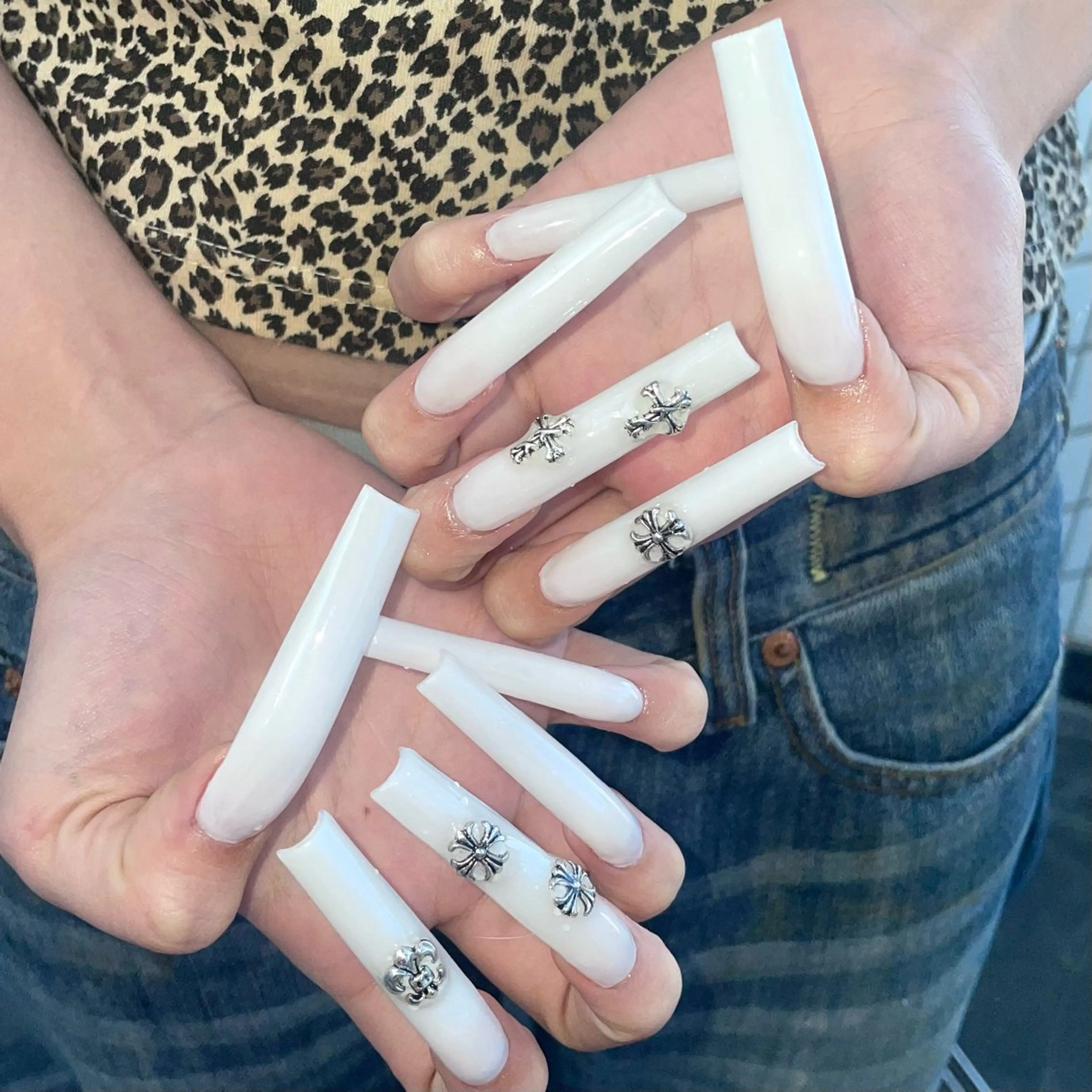 ネイル ロングネイル ハンドネイル Nail ヌシん家 AKANEのネイルデザイン