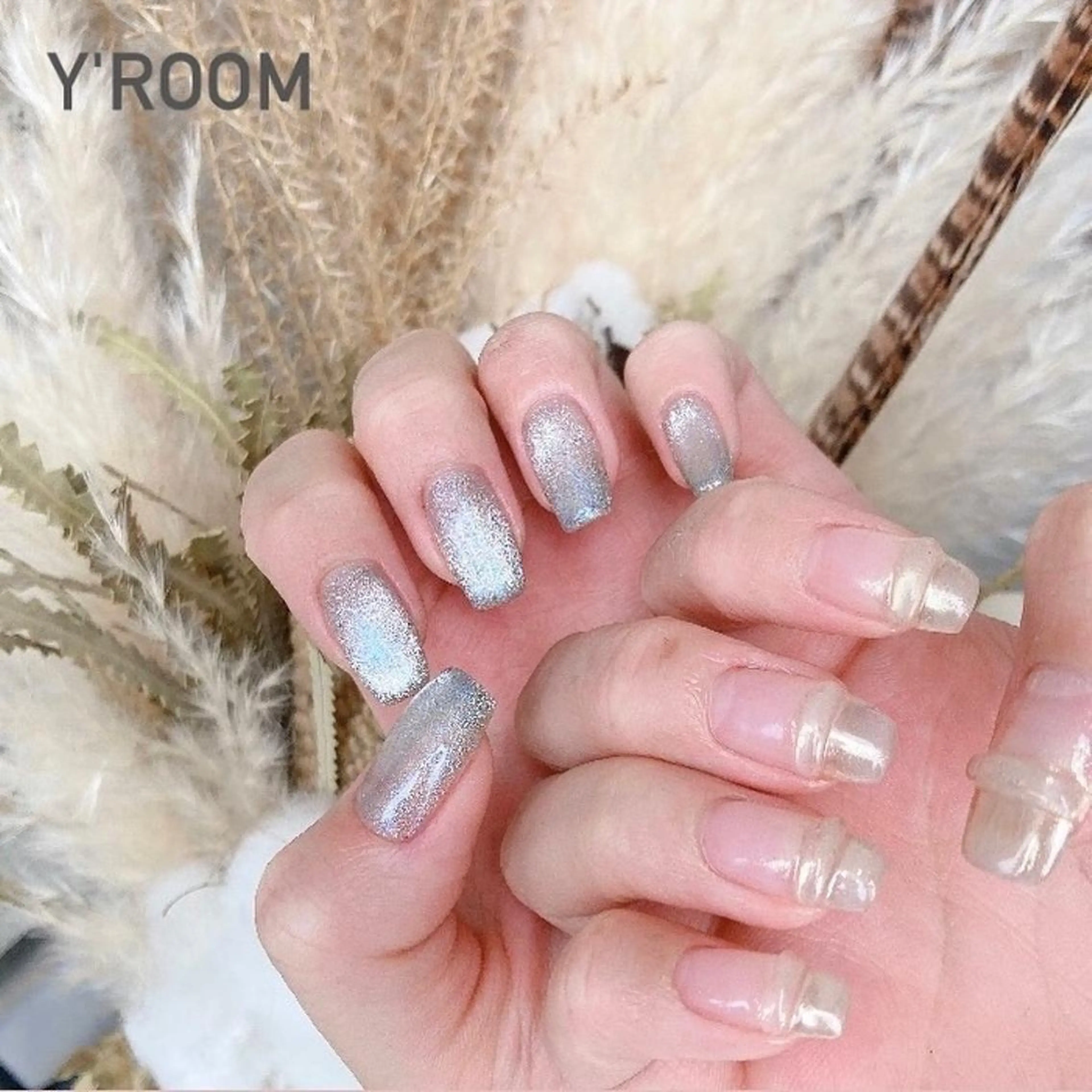 ネイル オーロラネイル フラッシュネイル フットネイル ジェルネイル 氷ネイル・うるうるネイル ハンドネイル YUKA （ネイリスト）のネイルデザイン