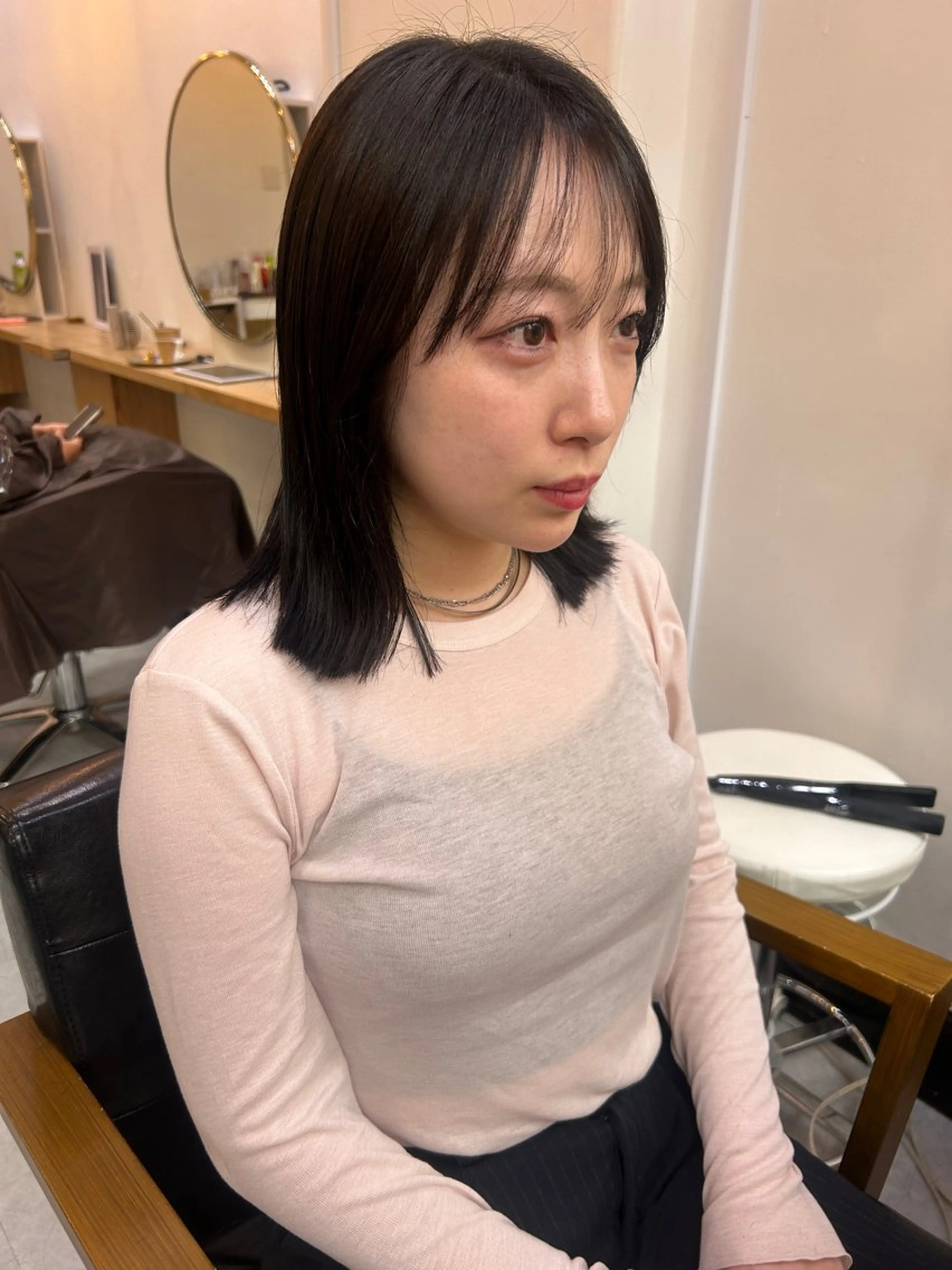 ミディアム 外ハネヘア カット CARICIA 白木 由里加/新栄のヘアスタイル