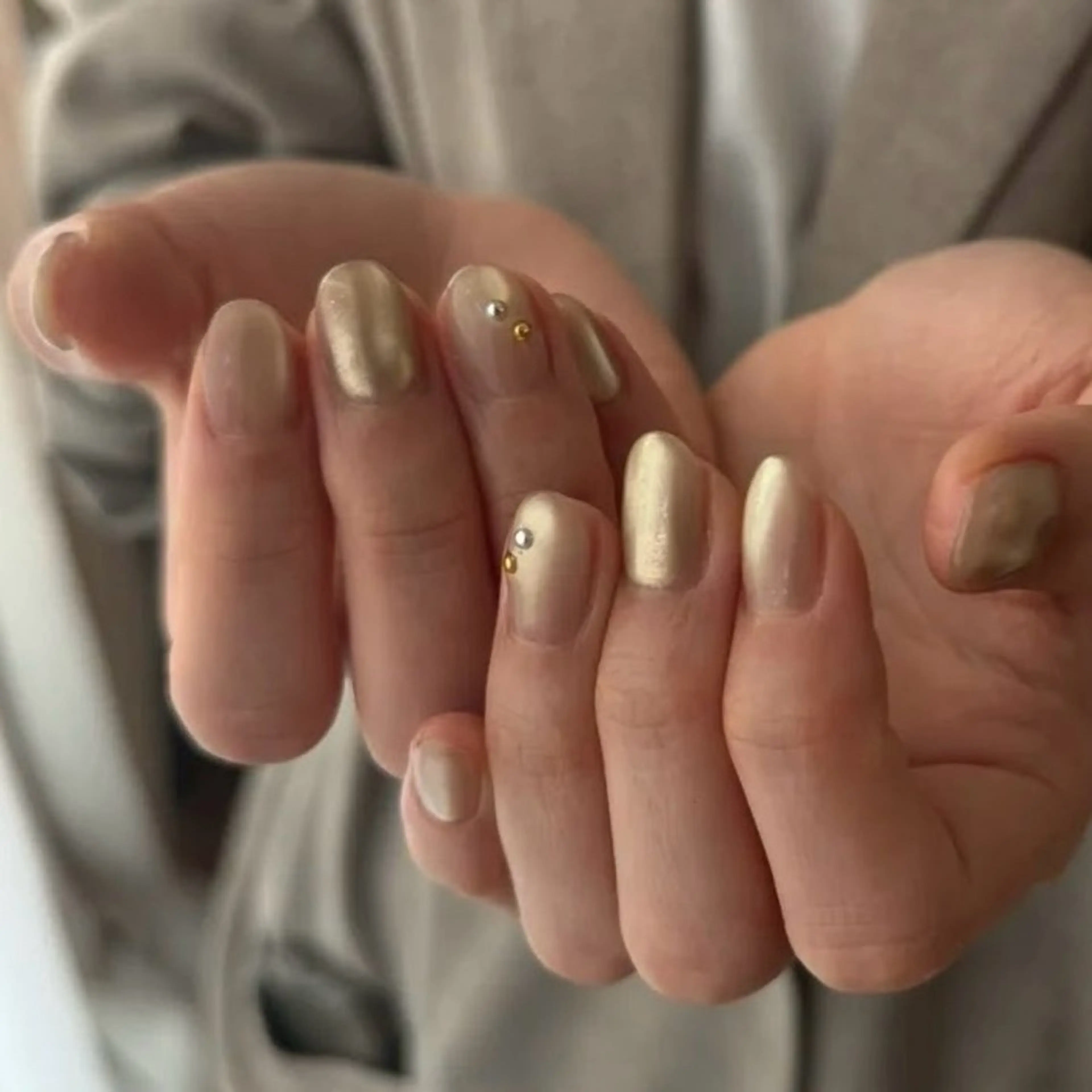 ネイル ゴールド マグネットネイル ハンドネイル WOOFY| hoshiのネイルデザイン