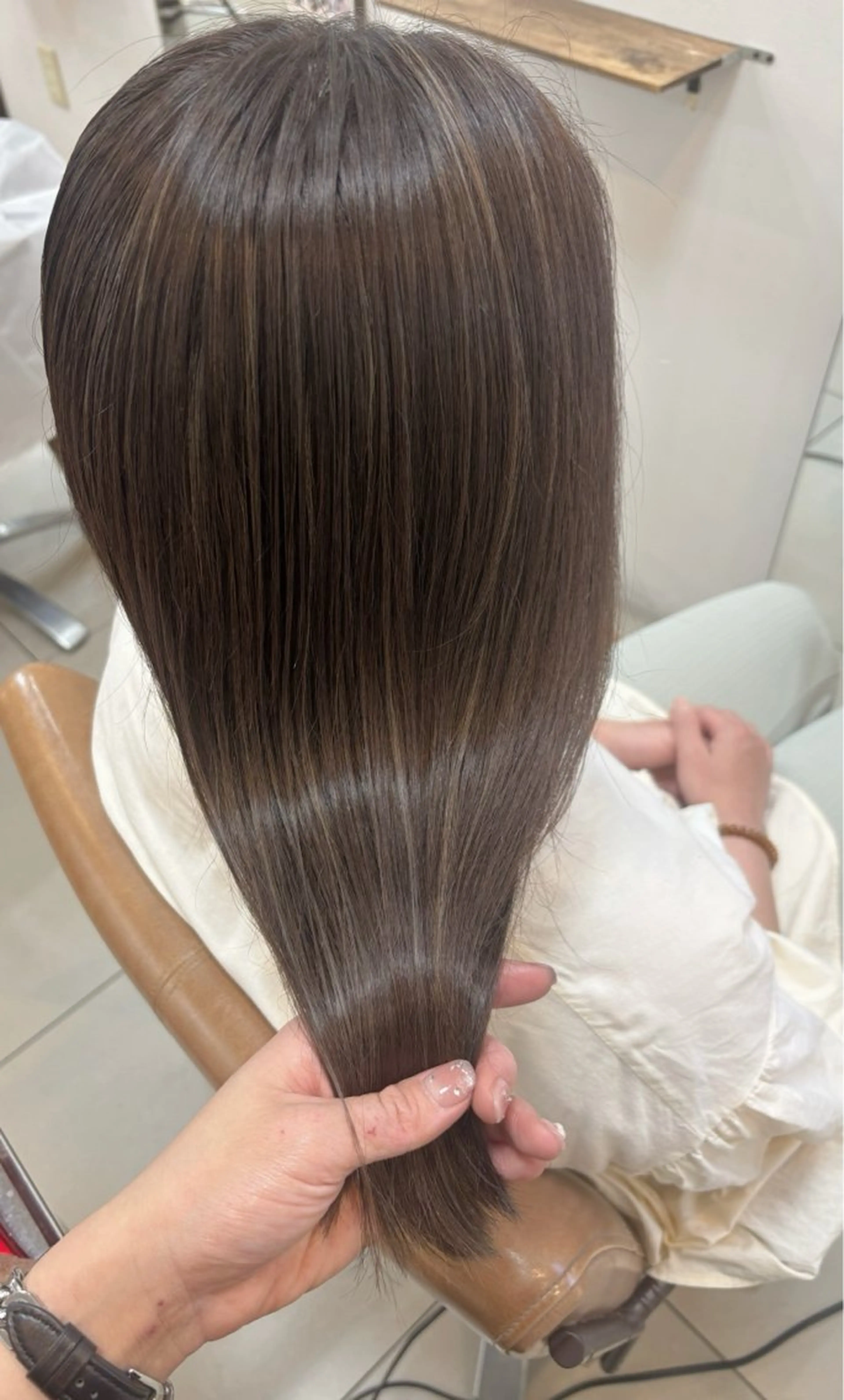 ミディアム カラー グレージュ ハイライトカラー ハイライト カット ヘアカラー 頭皮×髪質改善 透明感カラー💎中村のヘアスタイル