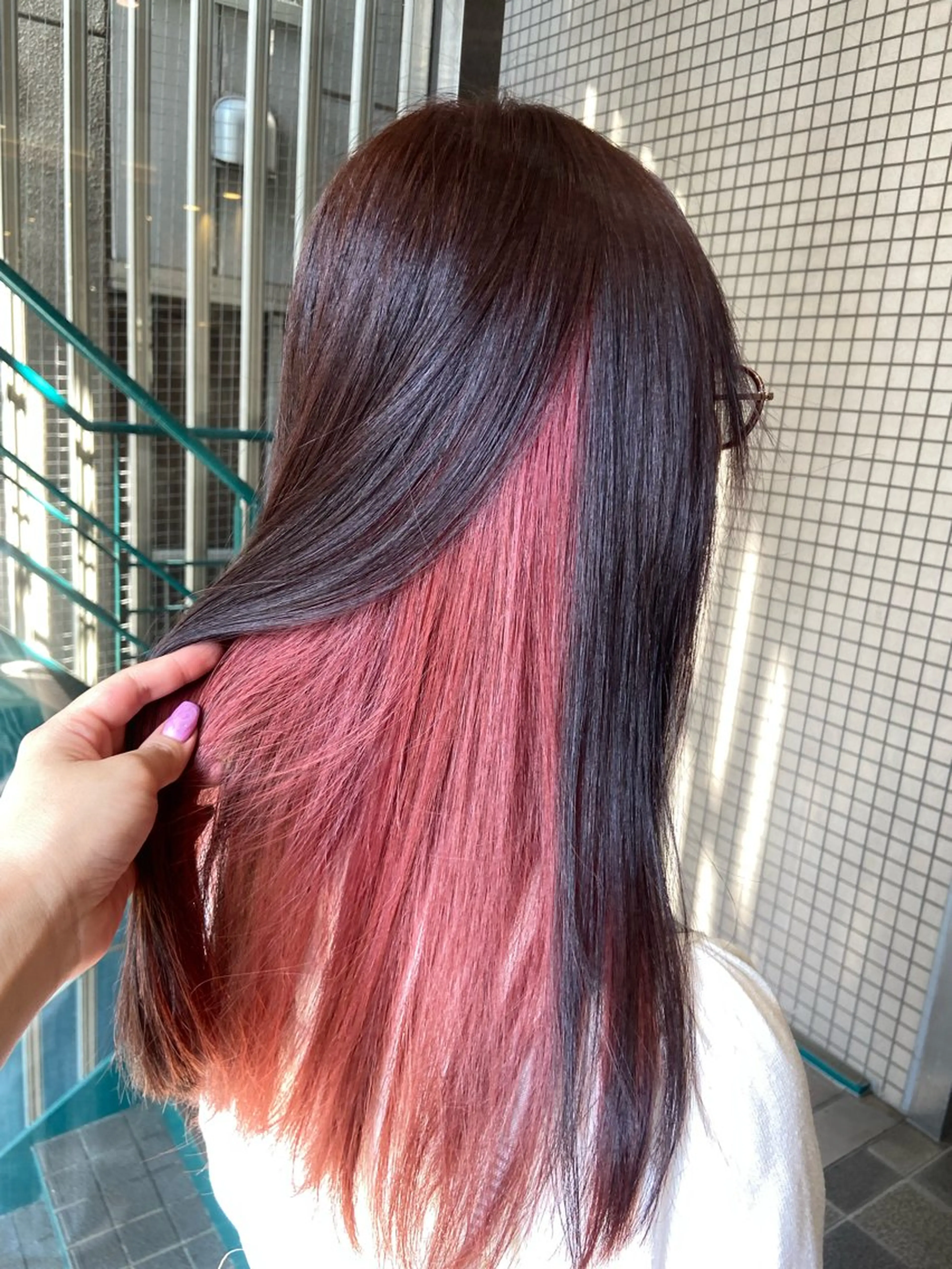 ロング カラー ブリーチ ブラウンカラー ピンクカラー ピンクブラウン ロング Hirona 縮毛矯正/髪質改善のヘアスタイル