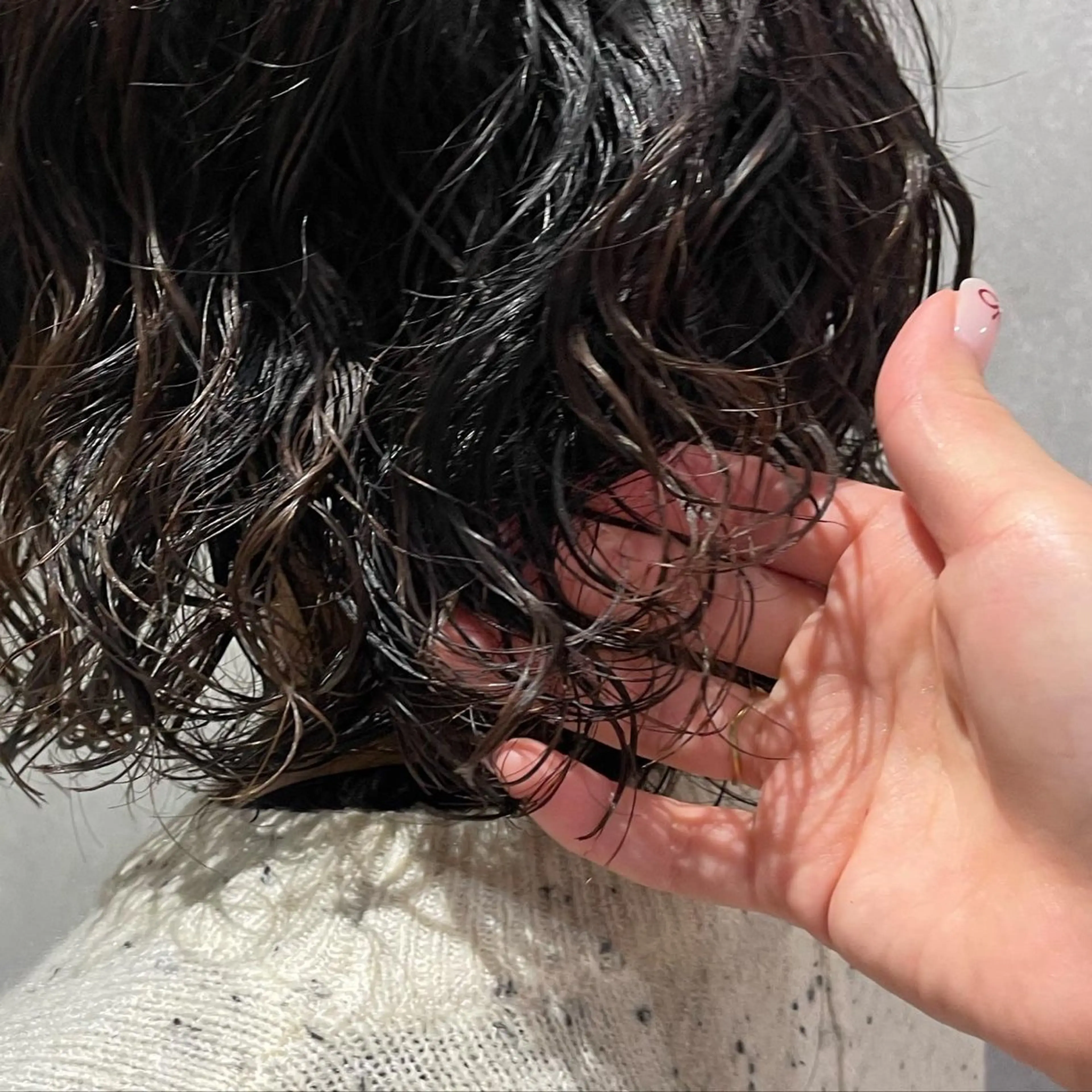 ミディアム パーマ ミディアムパーマ ボブ yumemiレイヤー ‎✴︎ 透明感カラーのヘアスタイル