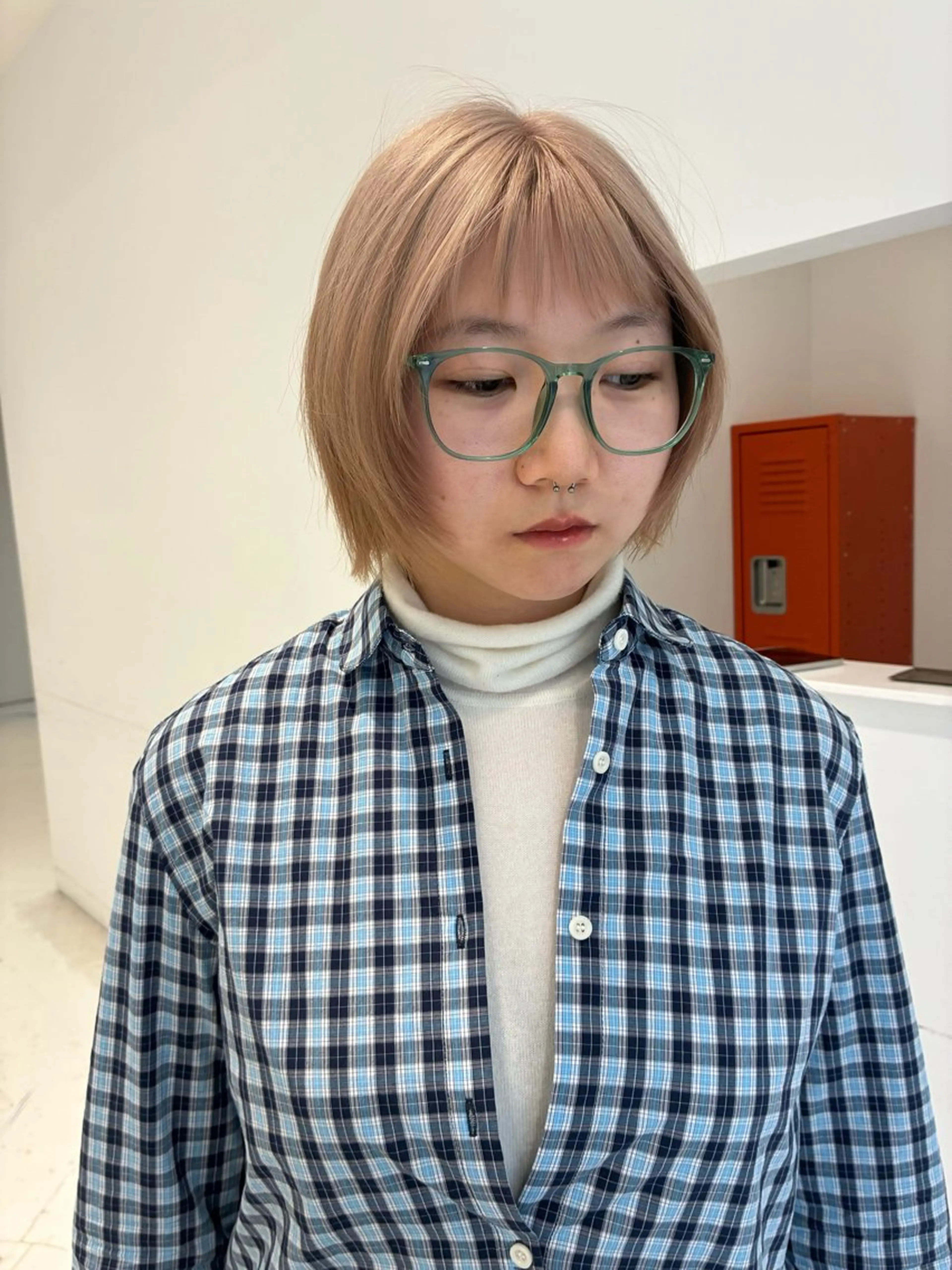 ショート 顔まわりレイヤー レイヤーカット ヘアカラー cono noughtのヘアスタイル
