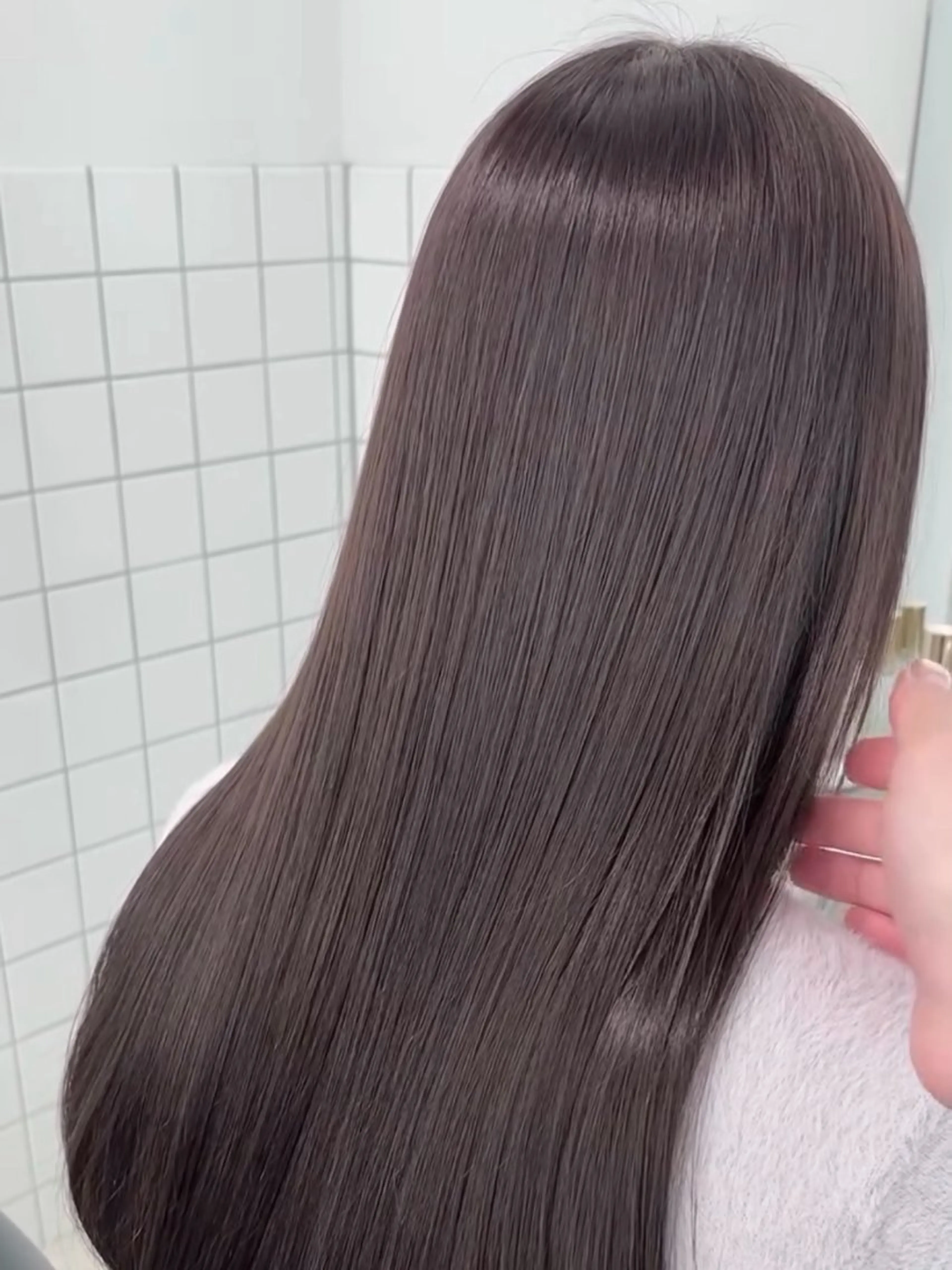 ロング カラー ヘアアレンジ ベージュカラー ブリーチ 透明感カラー ブリーチなしカラー 髪質改善 【博多髪質改善】 吉村　清志のヘアスタイル