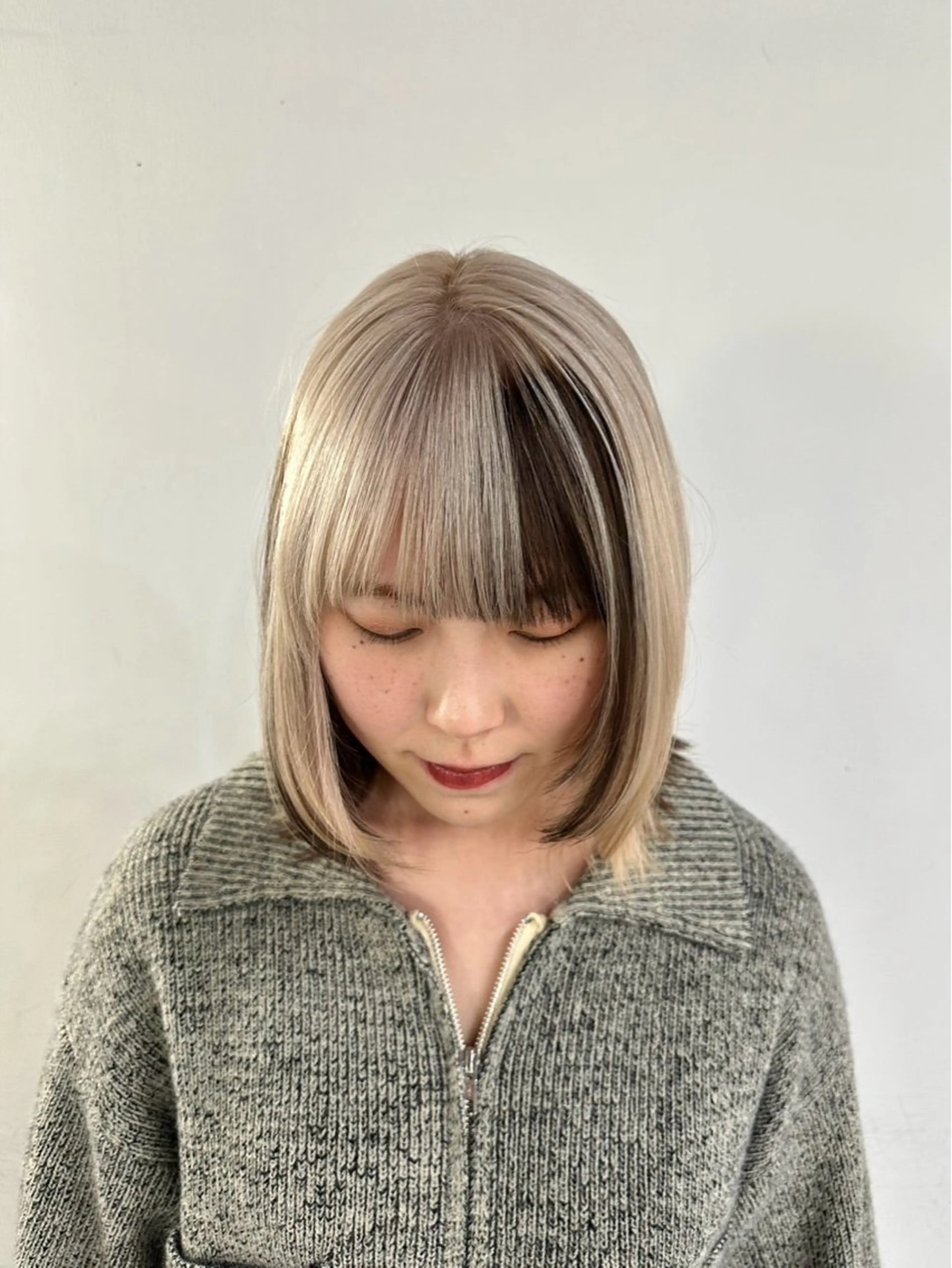 カラー ヘアカラー 🩵HOLLY🩵 カレン🩵モデルのヘアスタイル
