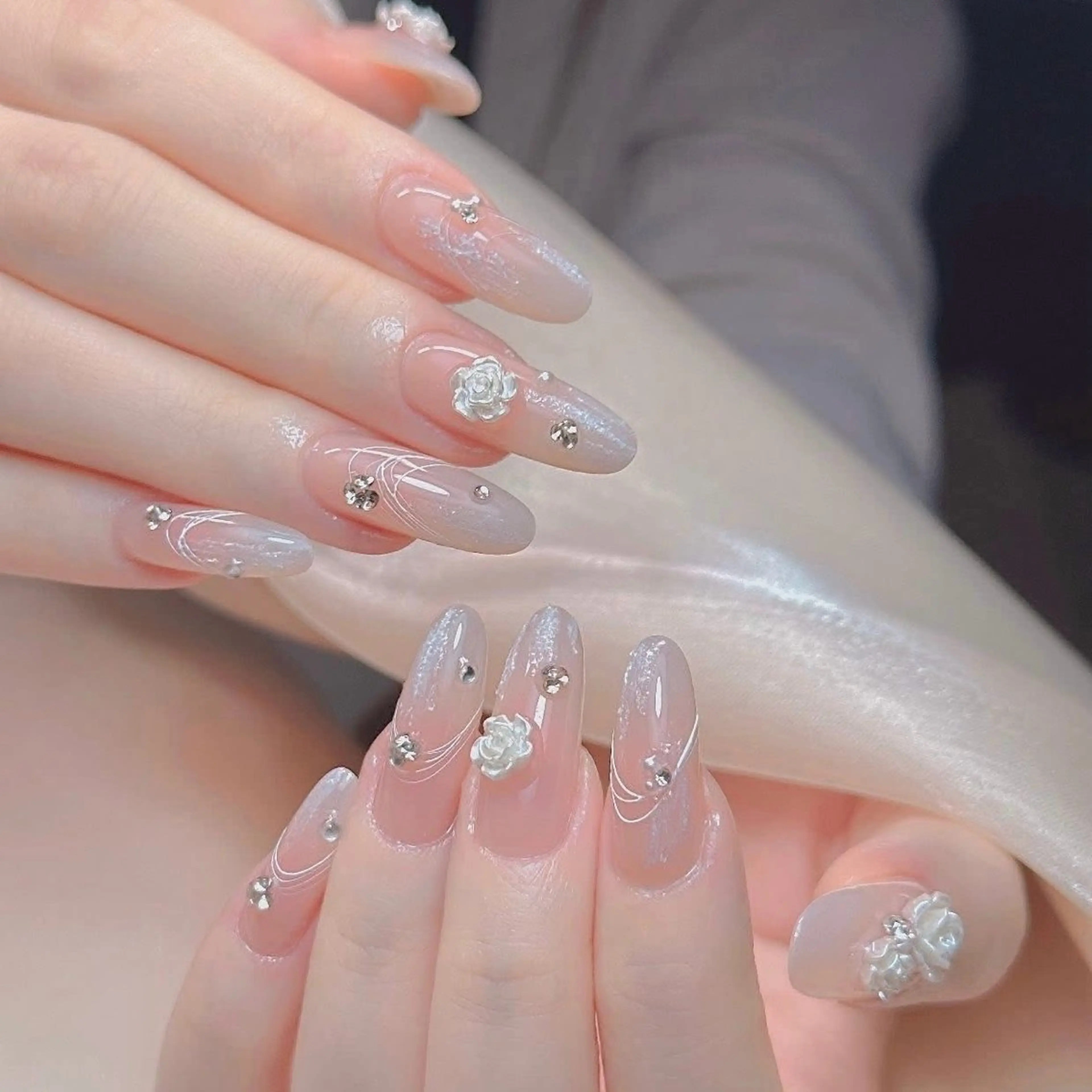 ネイル ハンドネイル T.Lee Nail Lilyのネイルデザイン