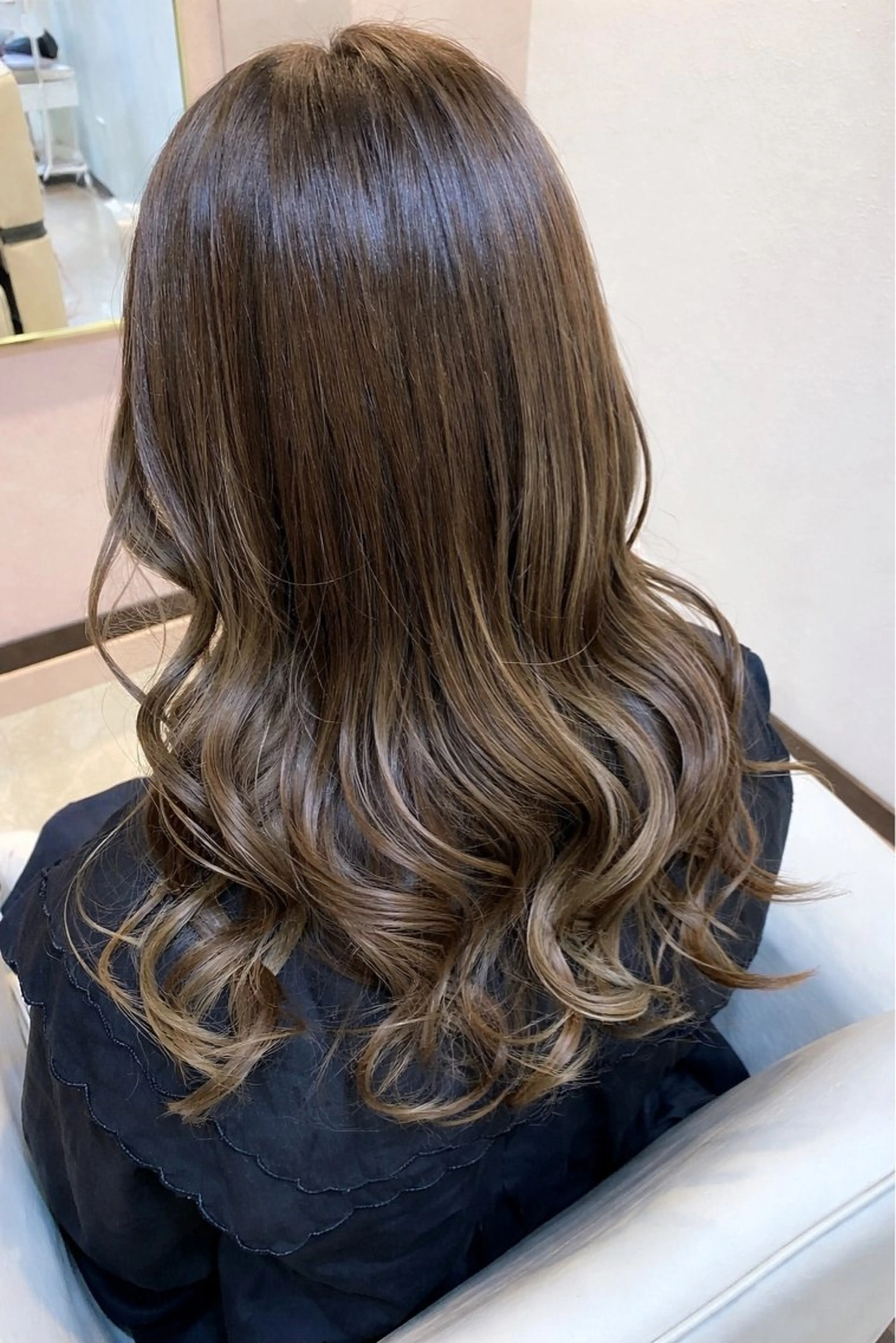 ロング カラー ベージュカラー 透明感カラー ヘアカラー トリートメント Bell hair 🎀のヘアスタイル