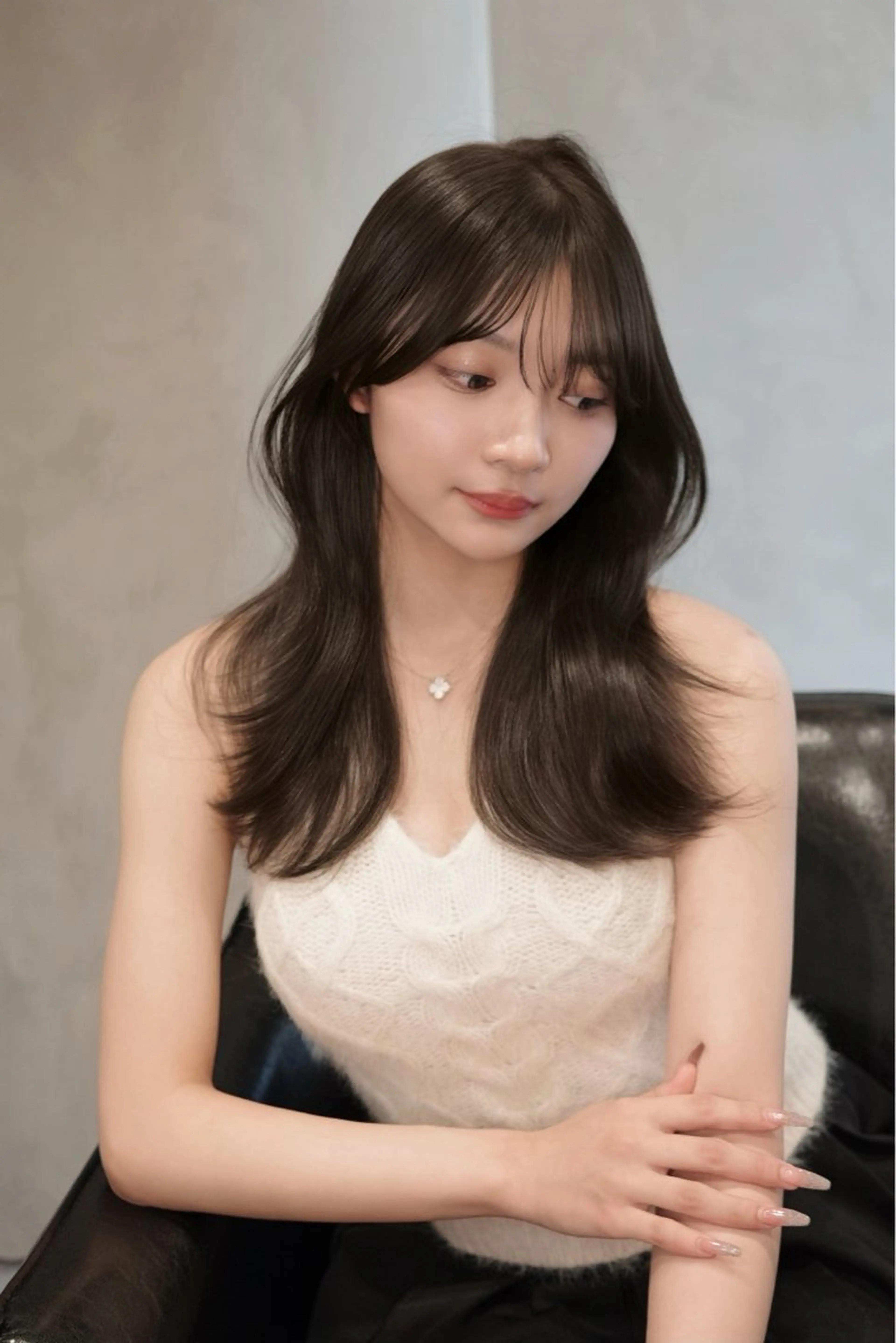 セミロング 髪質改善 レイヤーカット 似合わせカット カット ヘアカラー トリートメント 美顔形成｜レイヤー ｜青山のヘアスタイル