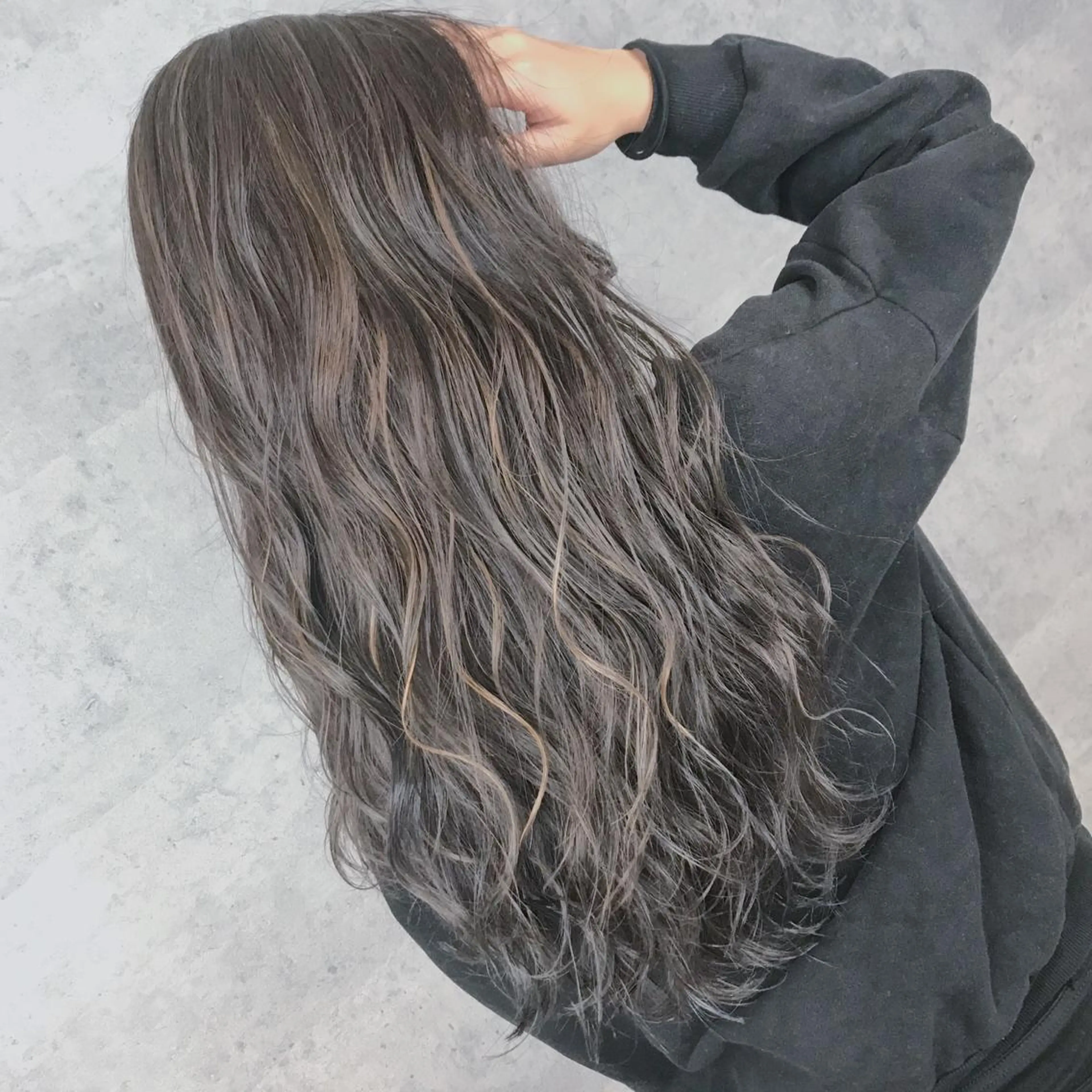 ロング カラー ヘアカラー _WHITE芝本 賢吾【天王寺店】のヘアスタイル