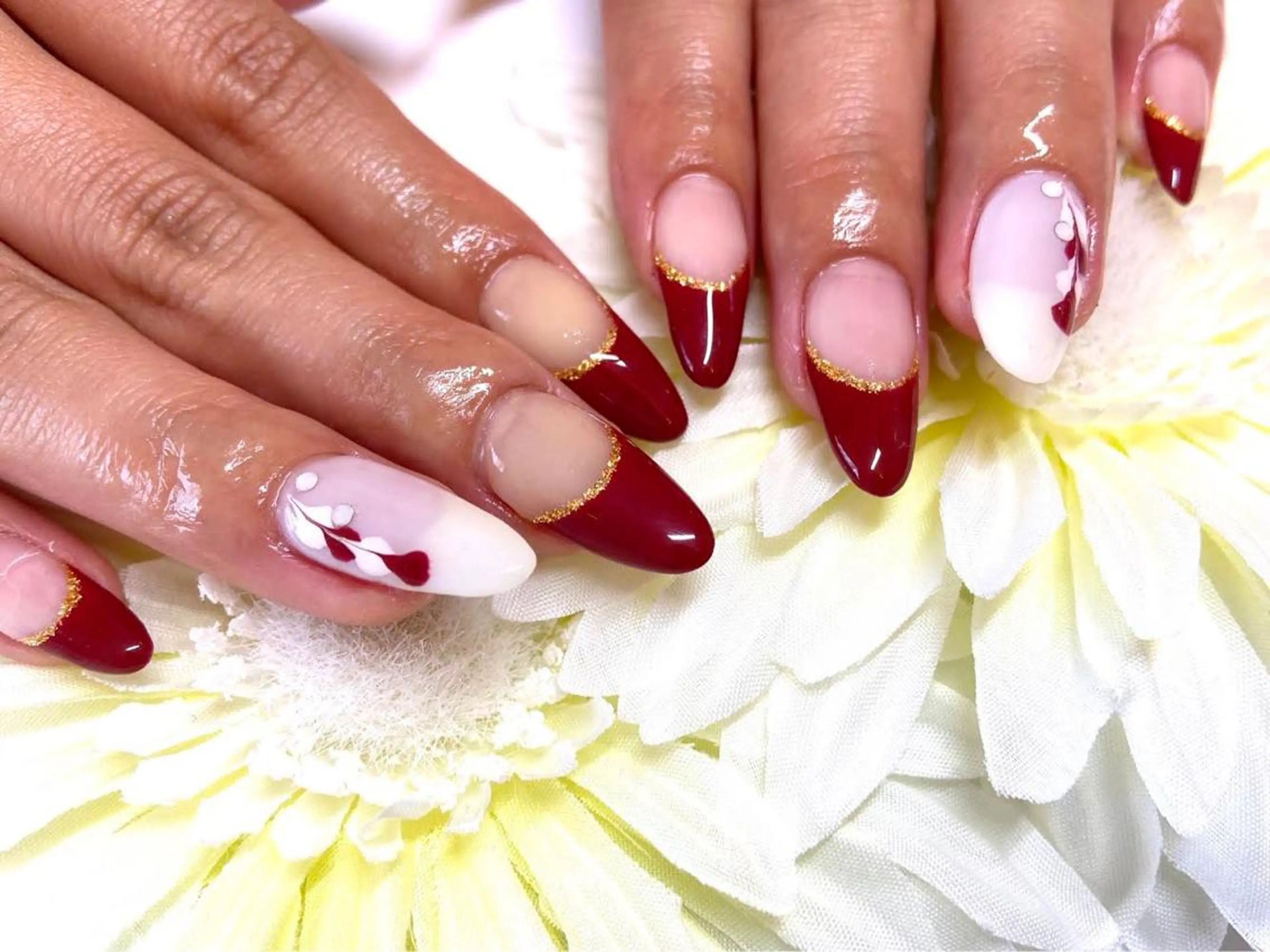 ネイル フレンチネイル ハート 赤色 Lioness 心斎橋店のエステ・リラクイメージ