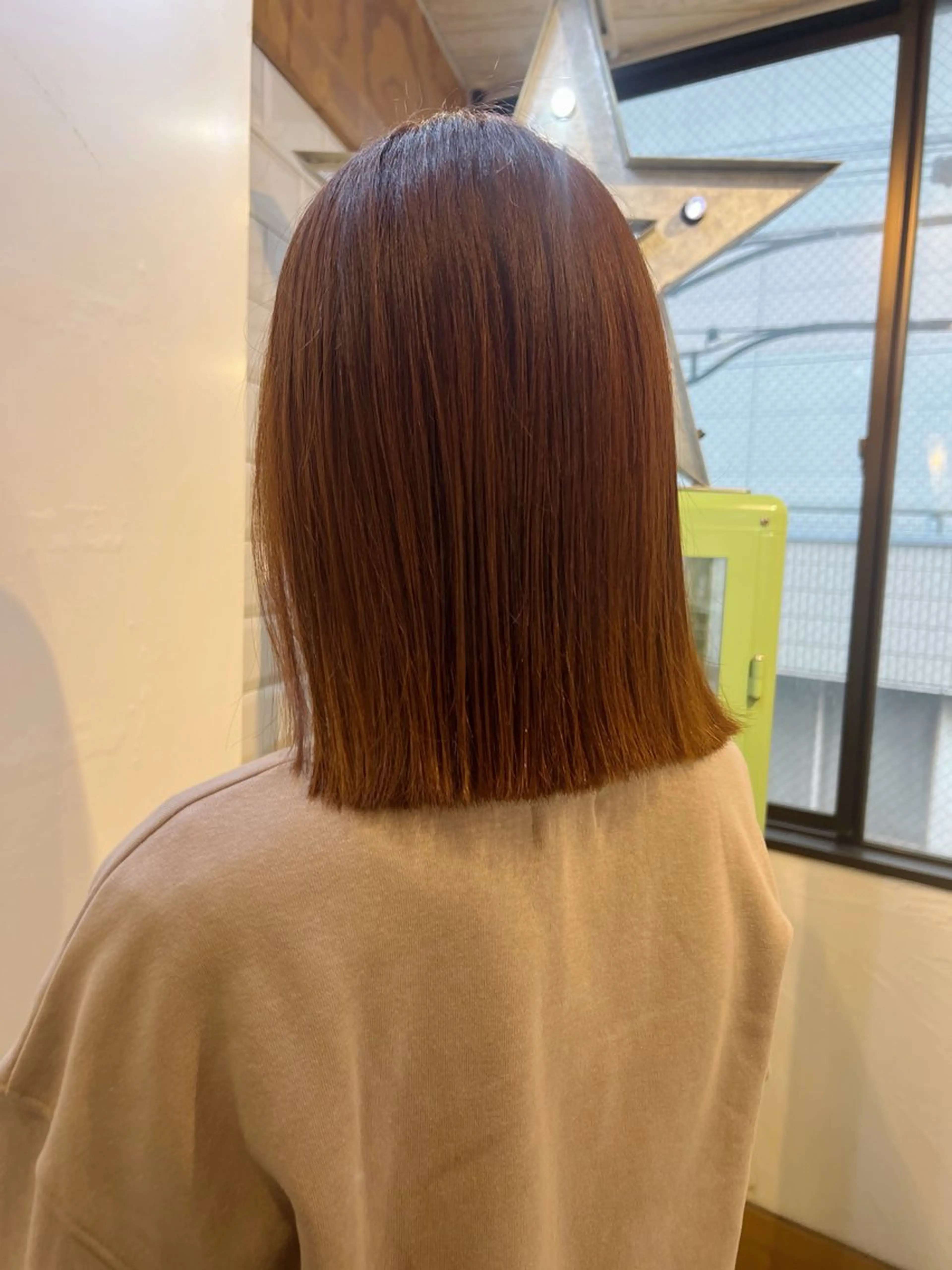 ミディアム カラー ブラウンカラー デザインカラー イヤリングカラー ハイライトカラー オレンジ カット ヘアカラー トリートメント KANA/ボブ/ インナーカラー/艶髪のヘアスタイル