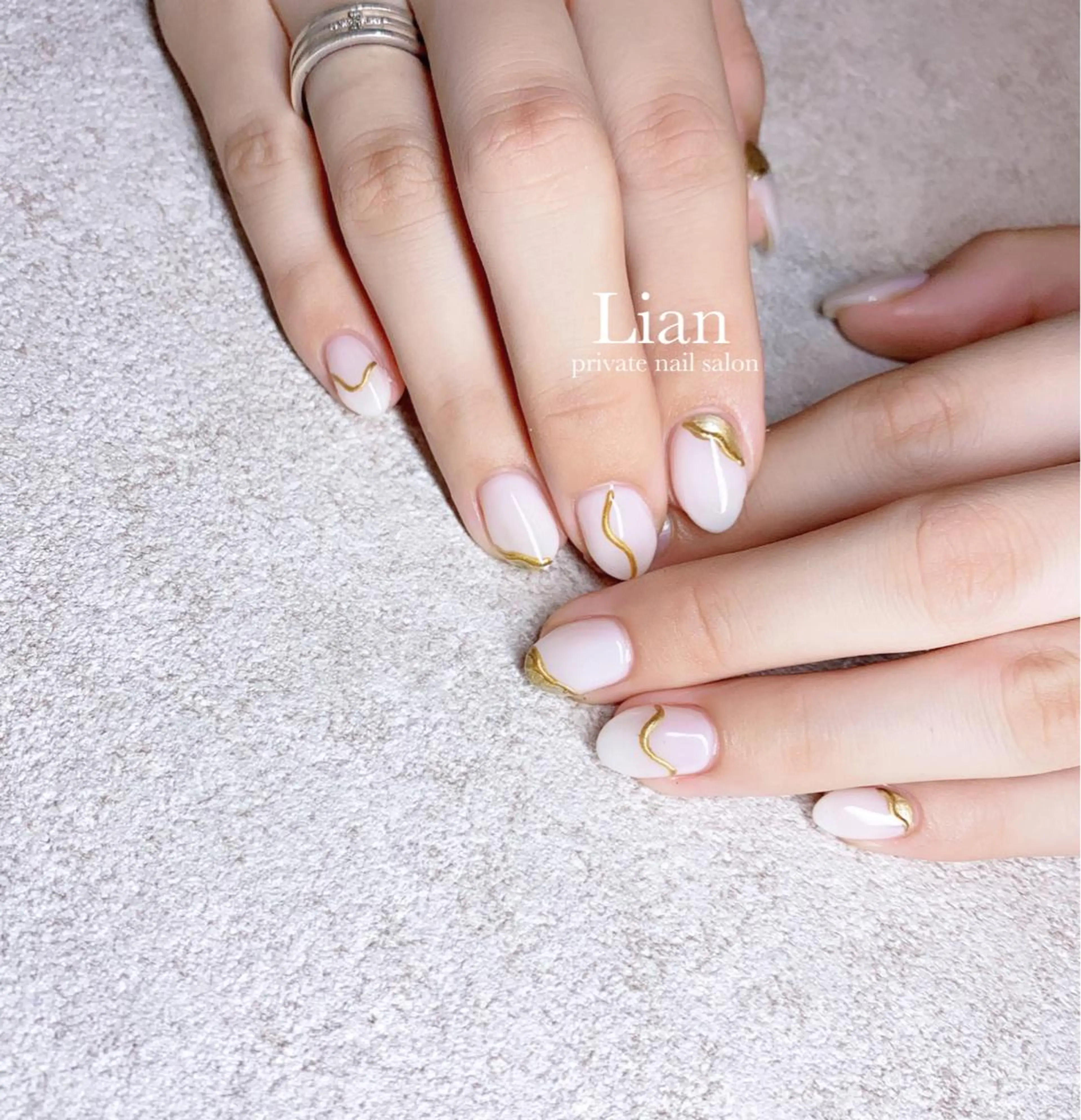 ネイル ニュアンスネイル シンプルネイル ホワイト nailsalon Lenoaのネイルデザイン