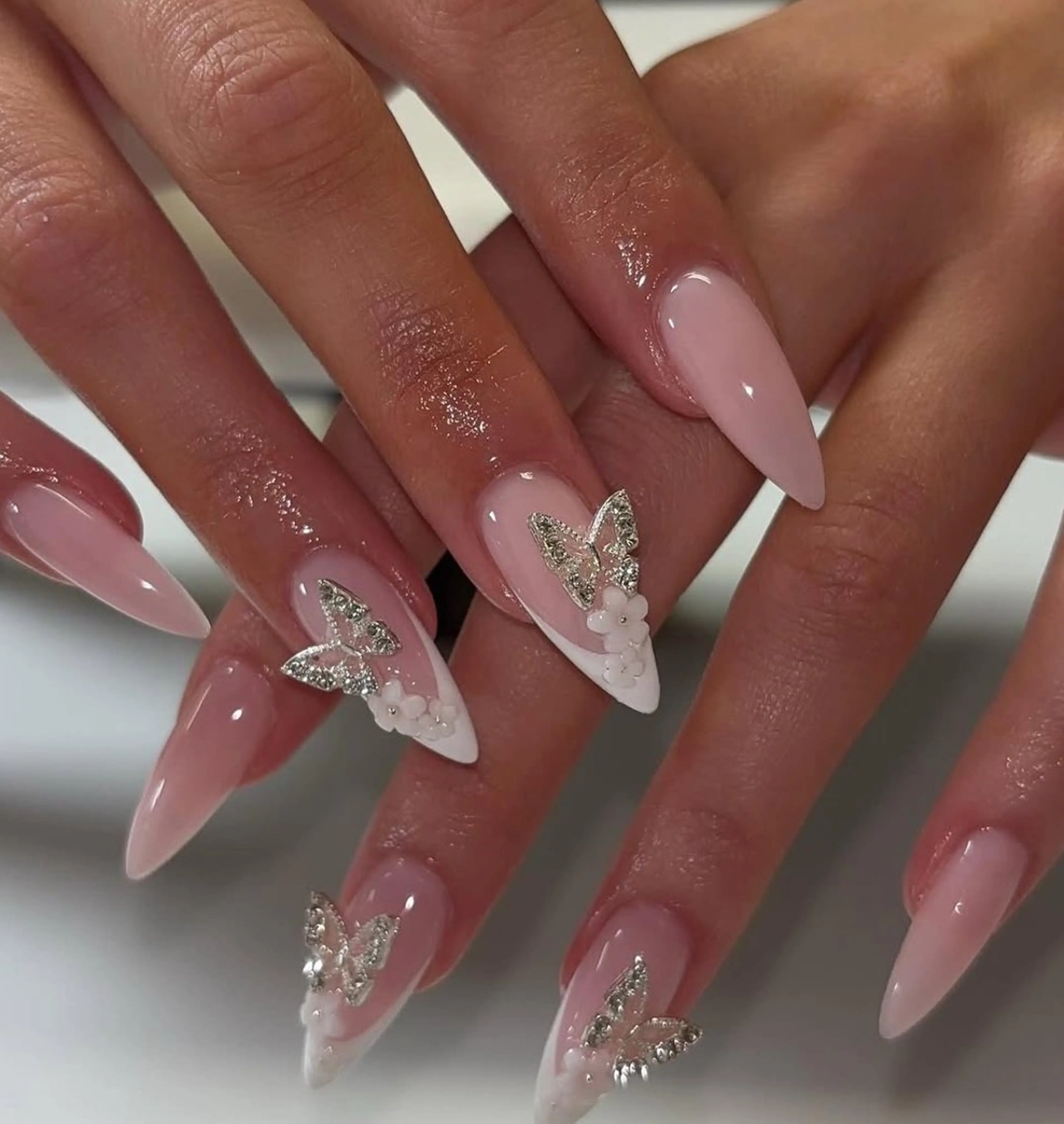 ネイル アートネイル フラワーネイル フレンチネイル ジェルネイル グラデーション ハンドネイル Ryunail所属・Ryu Nail NekoChanのネイルデザイン