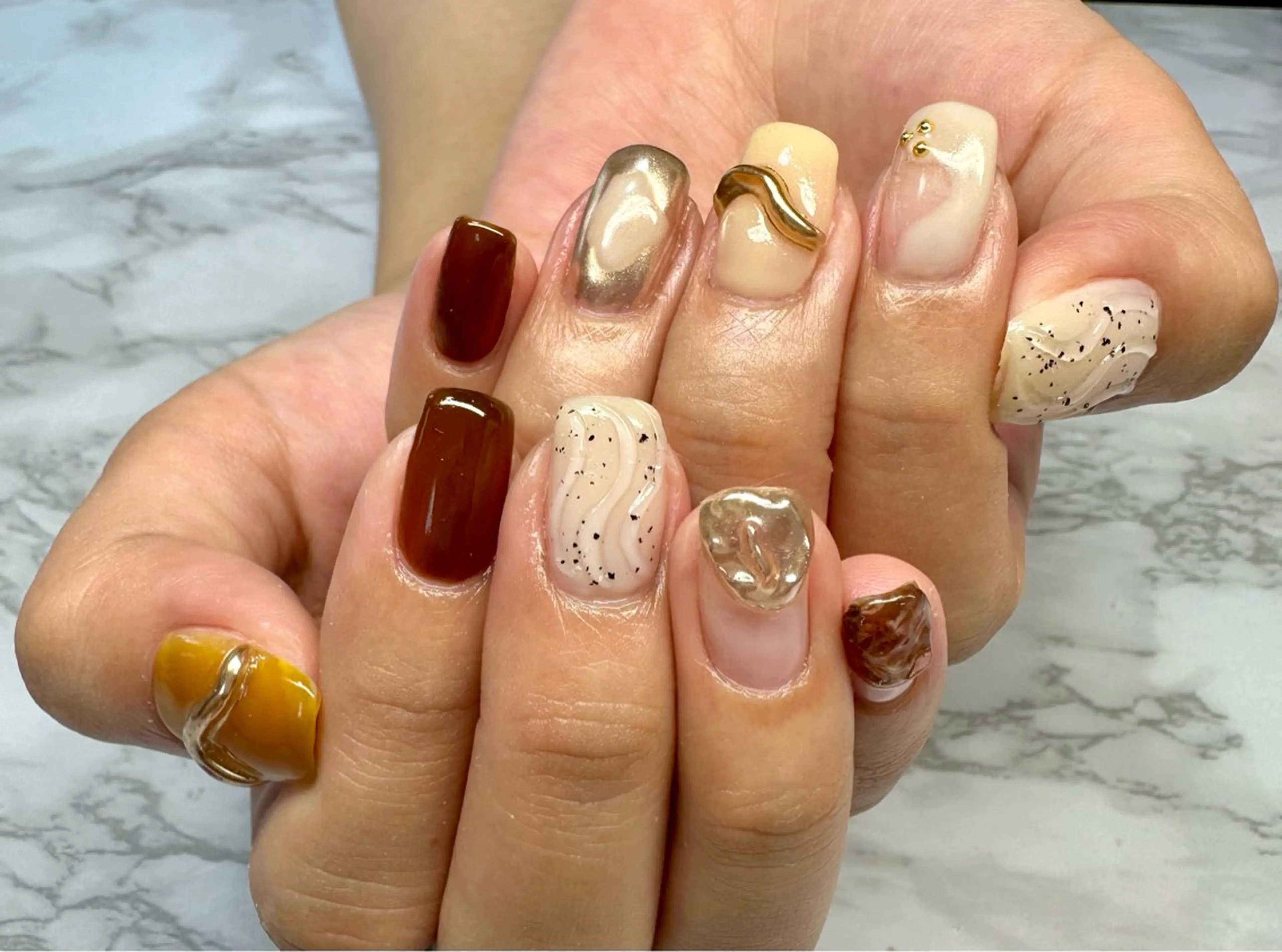 ネイル オーロラネイル ラメ(グリッター) ニュアンスネイル M.N_ nailのネイルデザイン