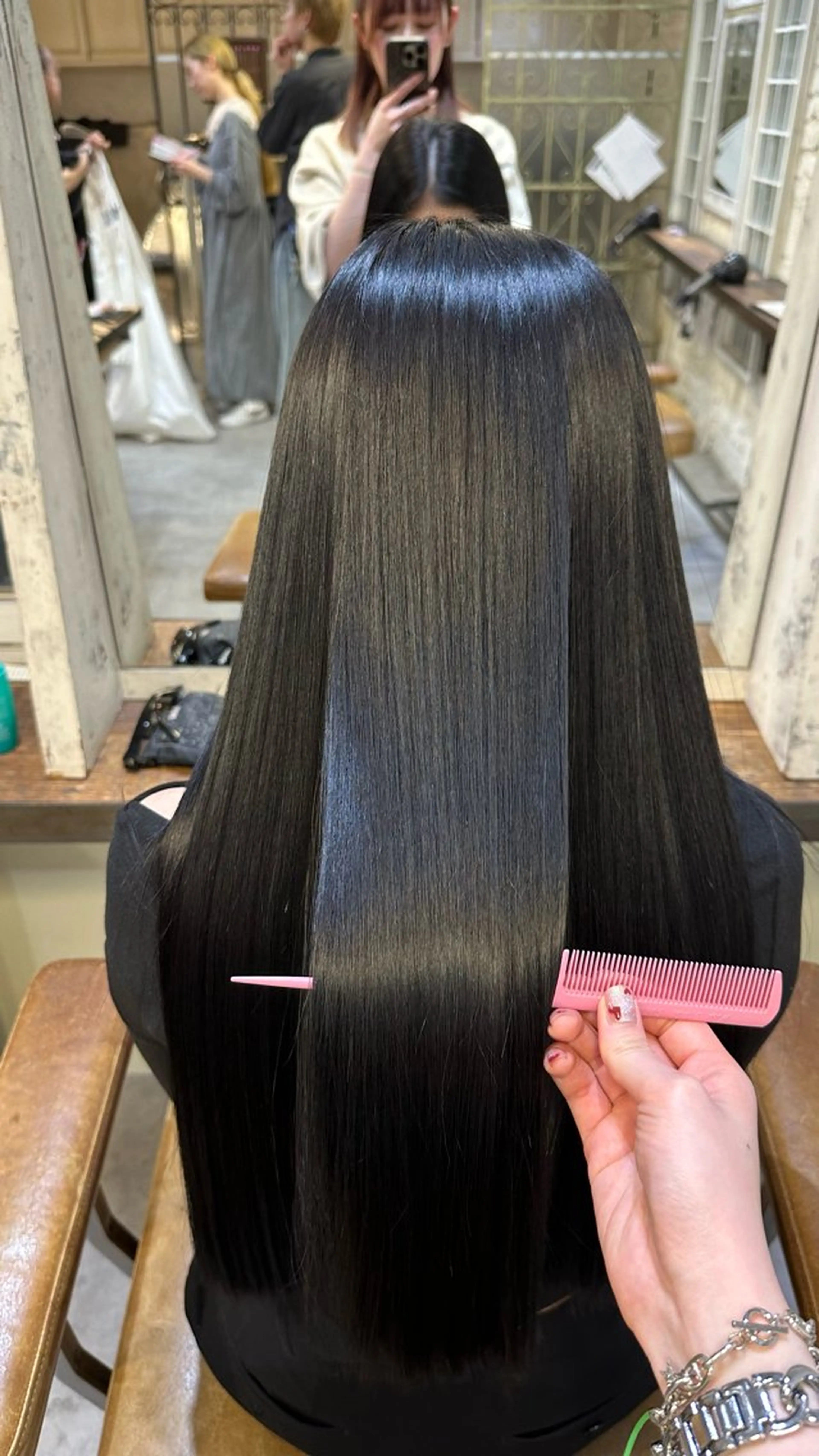 ロング カラー ミタムラ ユナのヘアスタイル